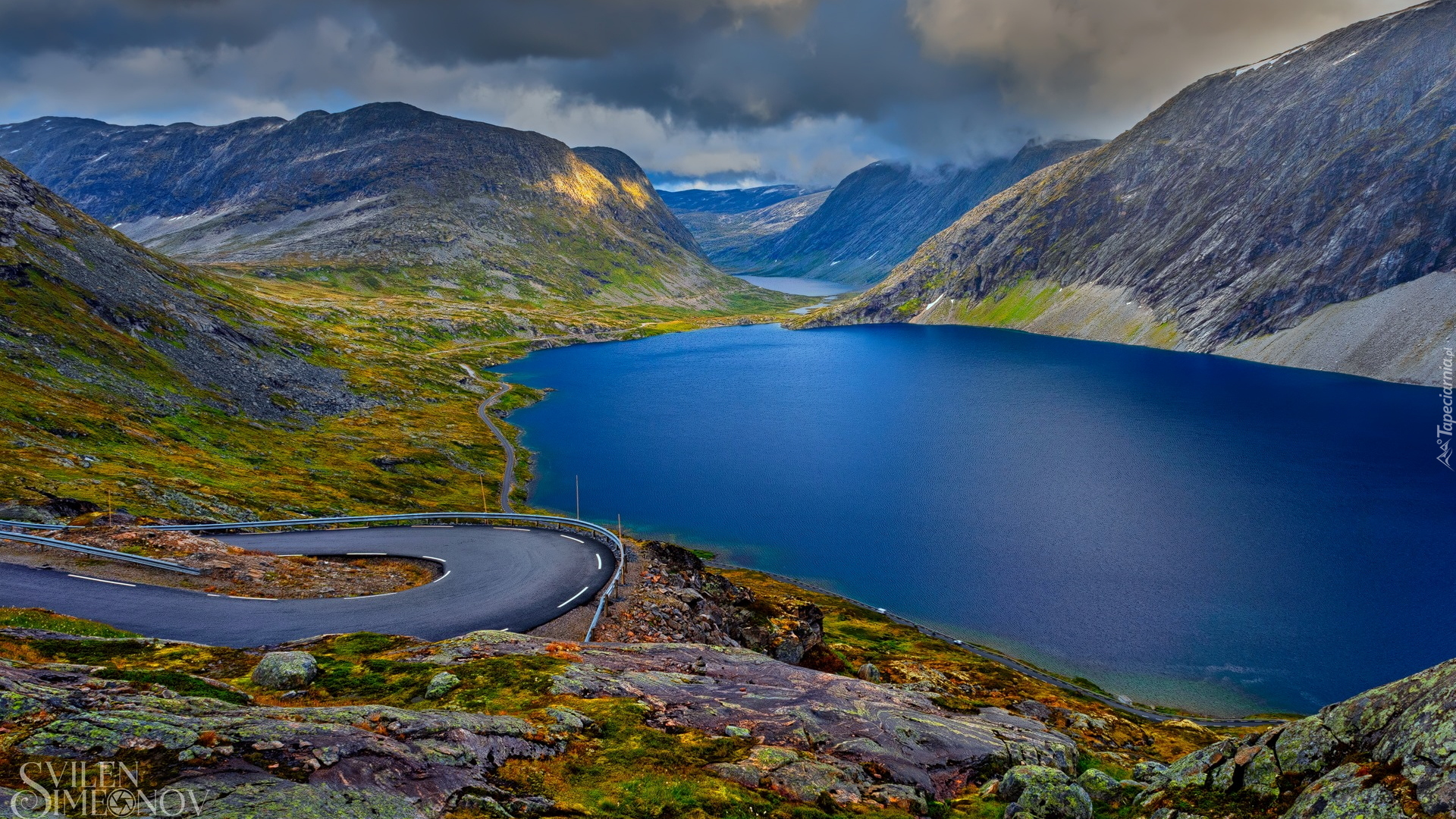 Góry Skandynawskie, Jezioro, Djupvatnet, Droga, Zakręt, More og Romsdal, Norwegia