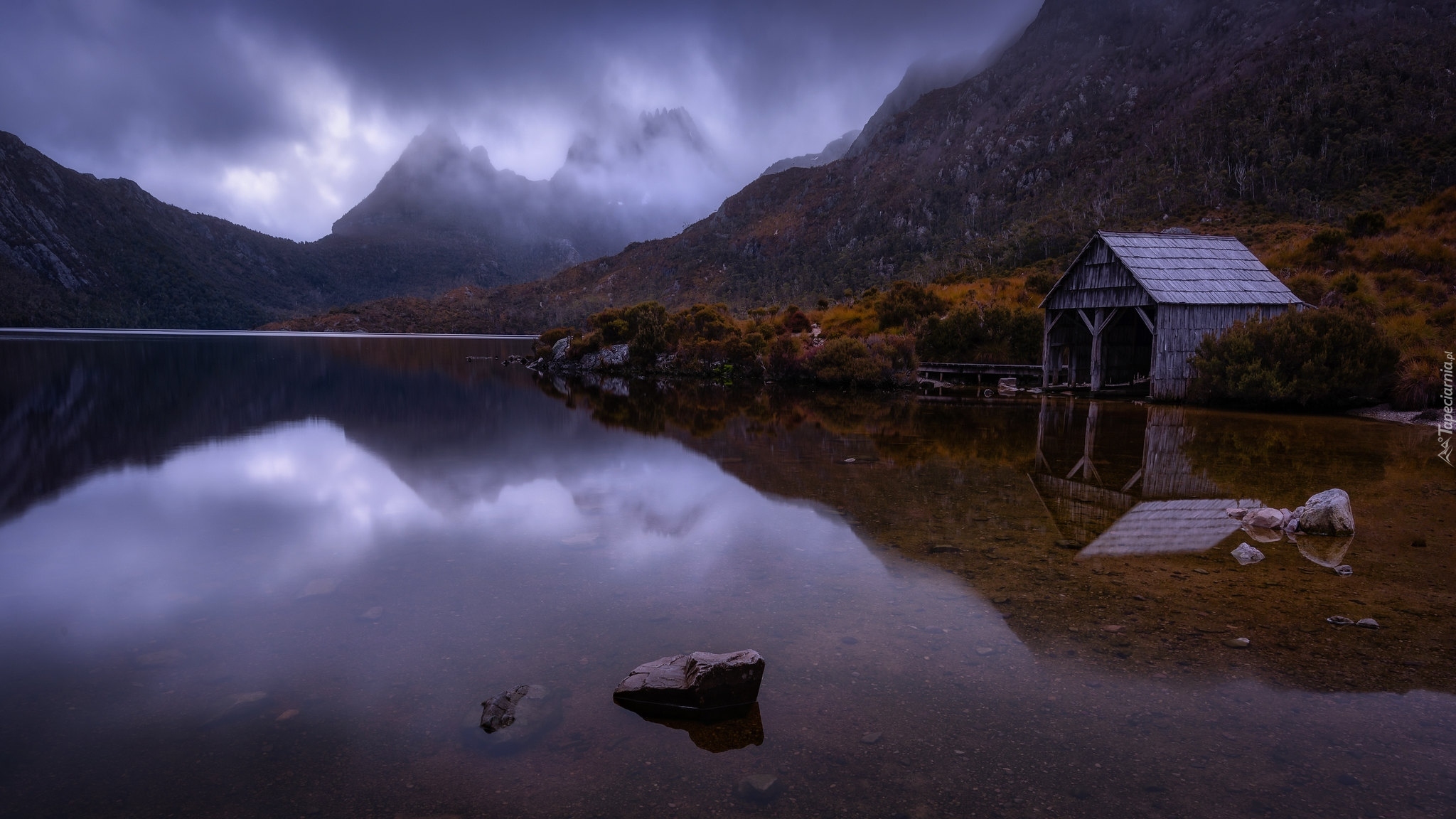 Góry, Cradle Mountain, Park Narodowy Cradle Mountain, Jezioro, Dove Lake, Drzewa, Szopa, Mgła, Tasmania, Australia