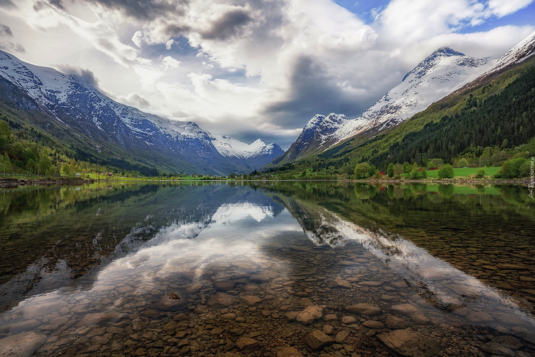 Jezioro, Floen Lake, Góry, Gmina Stryn, Sogn og Fjordane, Norwegia