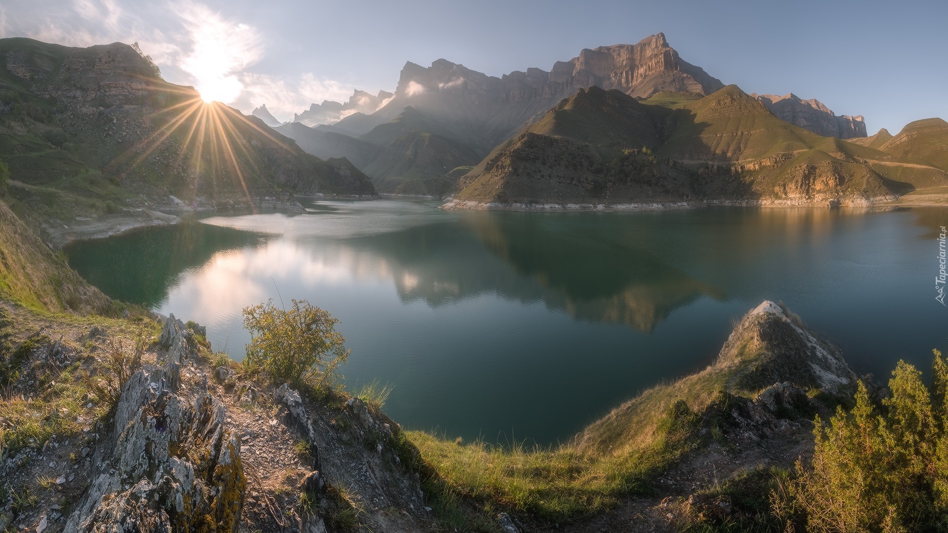 Góry, Kaukaz, Jezioro Gizhgit, Skały, Promienie słońca, Kabardo-Bałkaria, Rosja