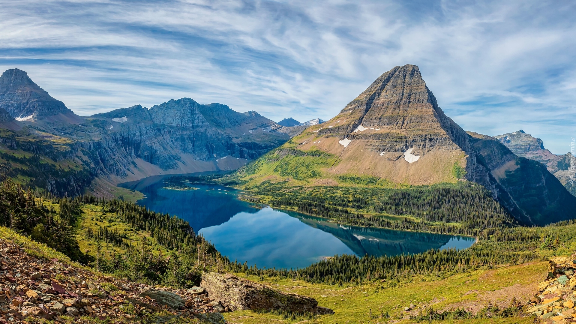 Jezioro Hidden Lake, Góry, Drzewa, Las, Chmury, Park Narodowy Glacier, Stan Montana, Stany Zjednoczone