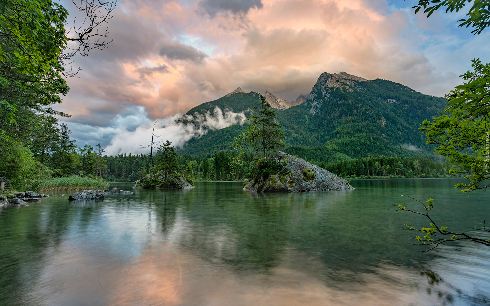 Niemcy, Bawaria, Berchtesgaden, Jezioro Hintersee, Skały, Drzewa, Góry