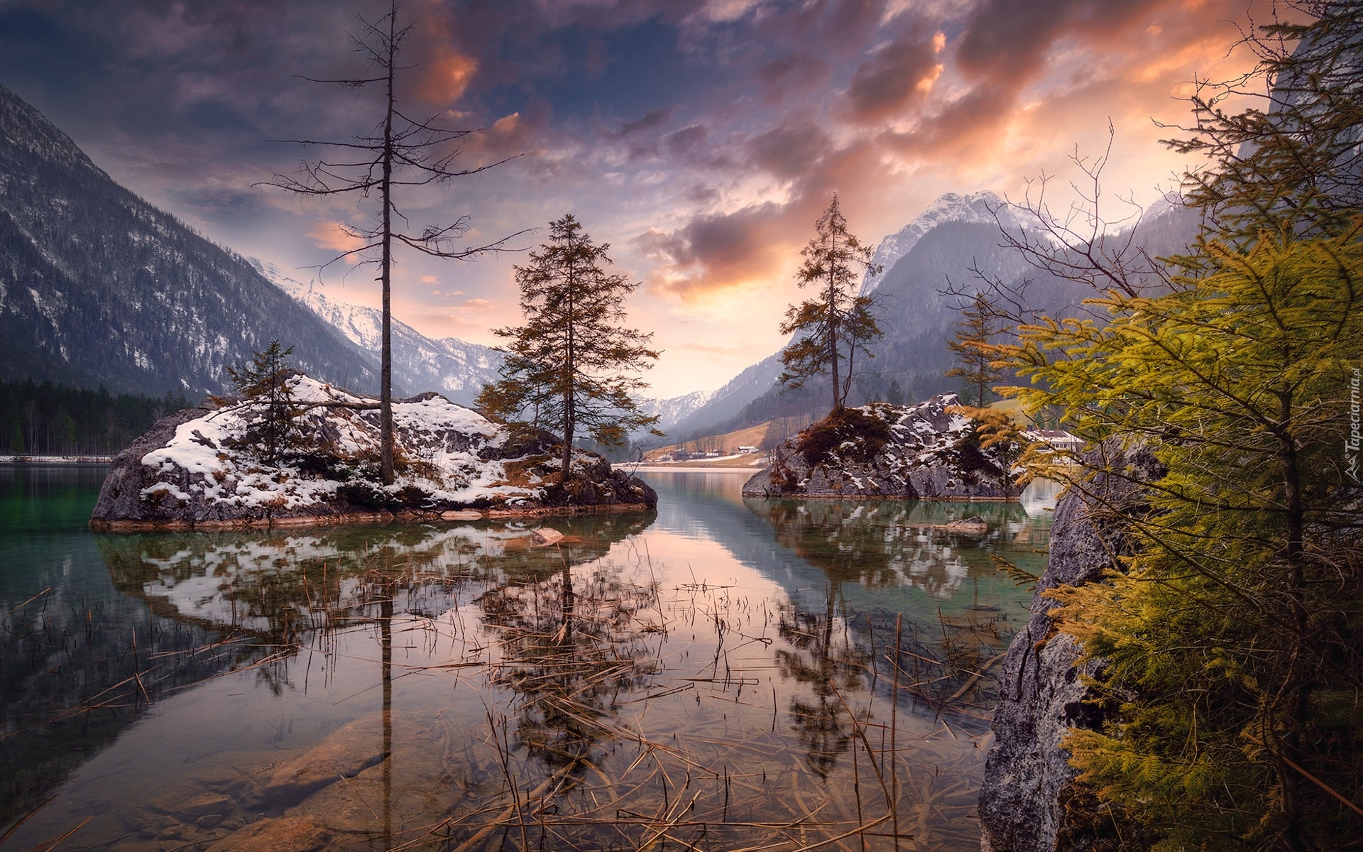Jezioro Hintersee, Góry Alpy, Skały, Drzewa, Chmury, Gmina Berchtesgadener, Bawaria, Niemcy