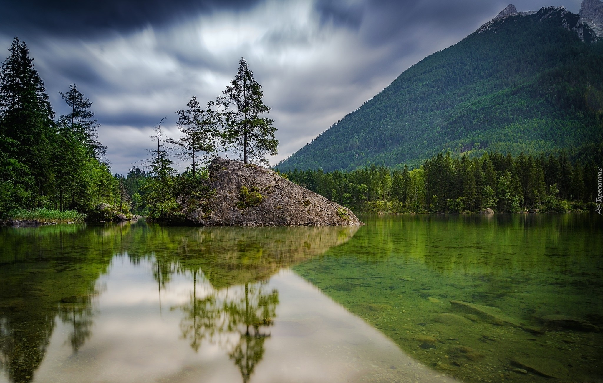 Jezioro Hintersee, Bawaria, Niemcy, Góry Alpy, Drzewa, Odbicie