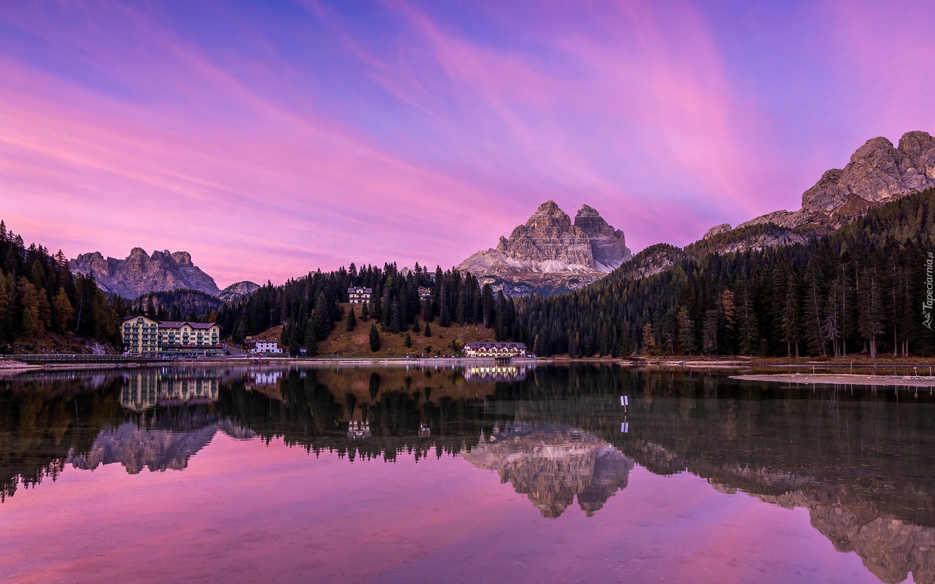 Góry, Dolomity, Jezioro, Misurina Lake, Drzewa, Las, Grand Hotel Misurina, Domy, Cortina dAmpezzo, Włochy