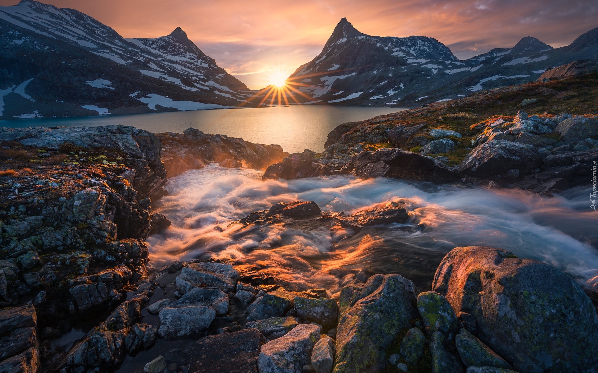 Góry, Jotunheimen, Jezioro, Kamienie, Skały, Promienie słońca, Norwegia