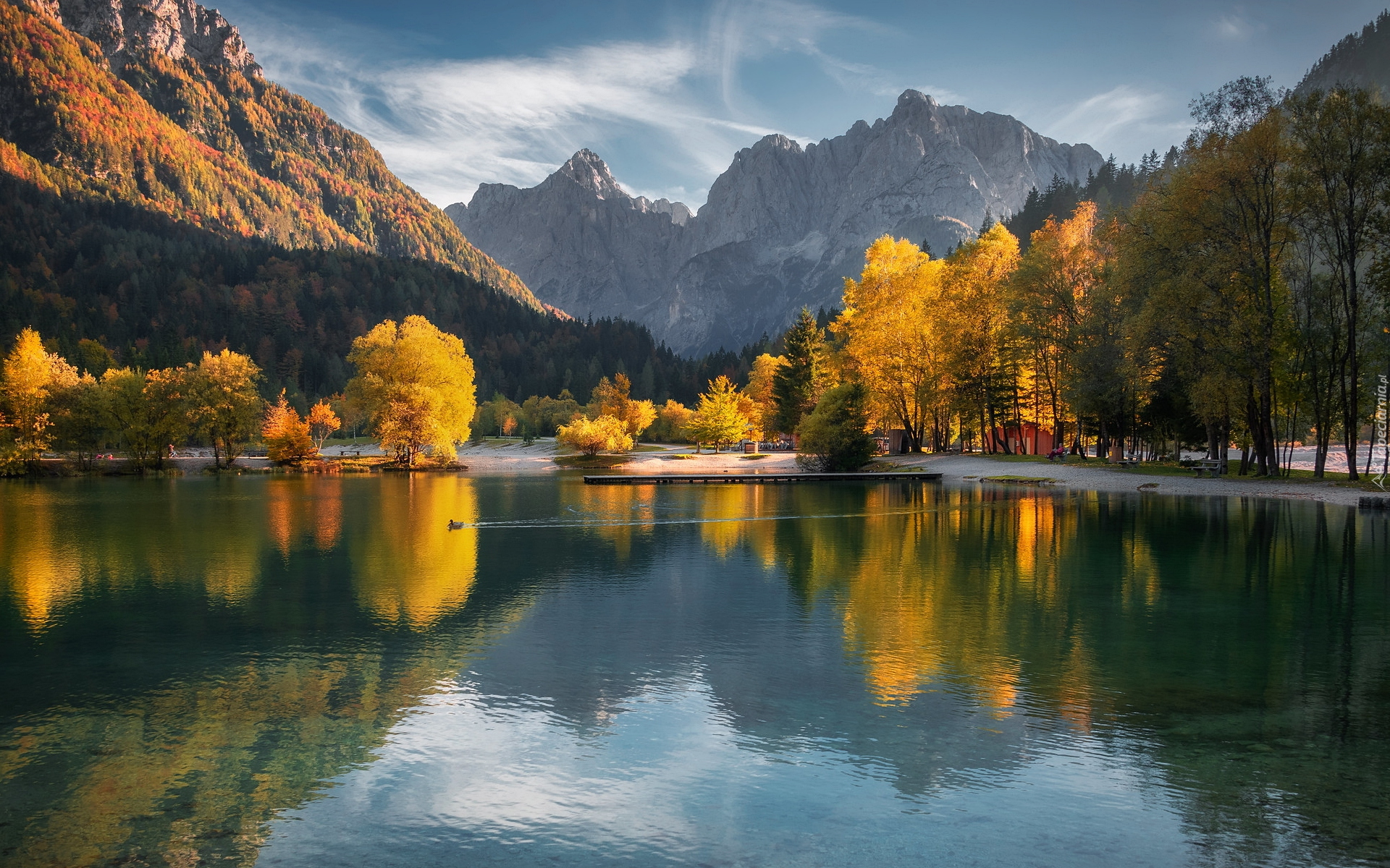 Góry, Alpy Julijskie, Jezioro Lake Jasna, Drzewa, Jesień, Gmina Kranjska Gora, Słowenia