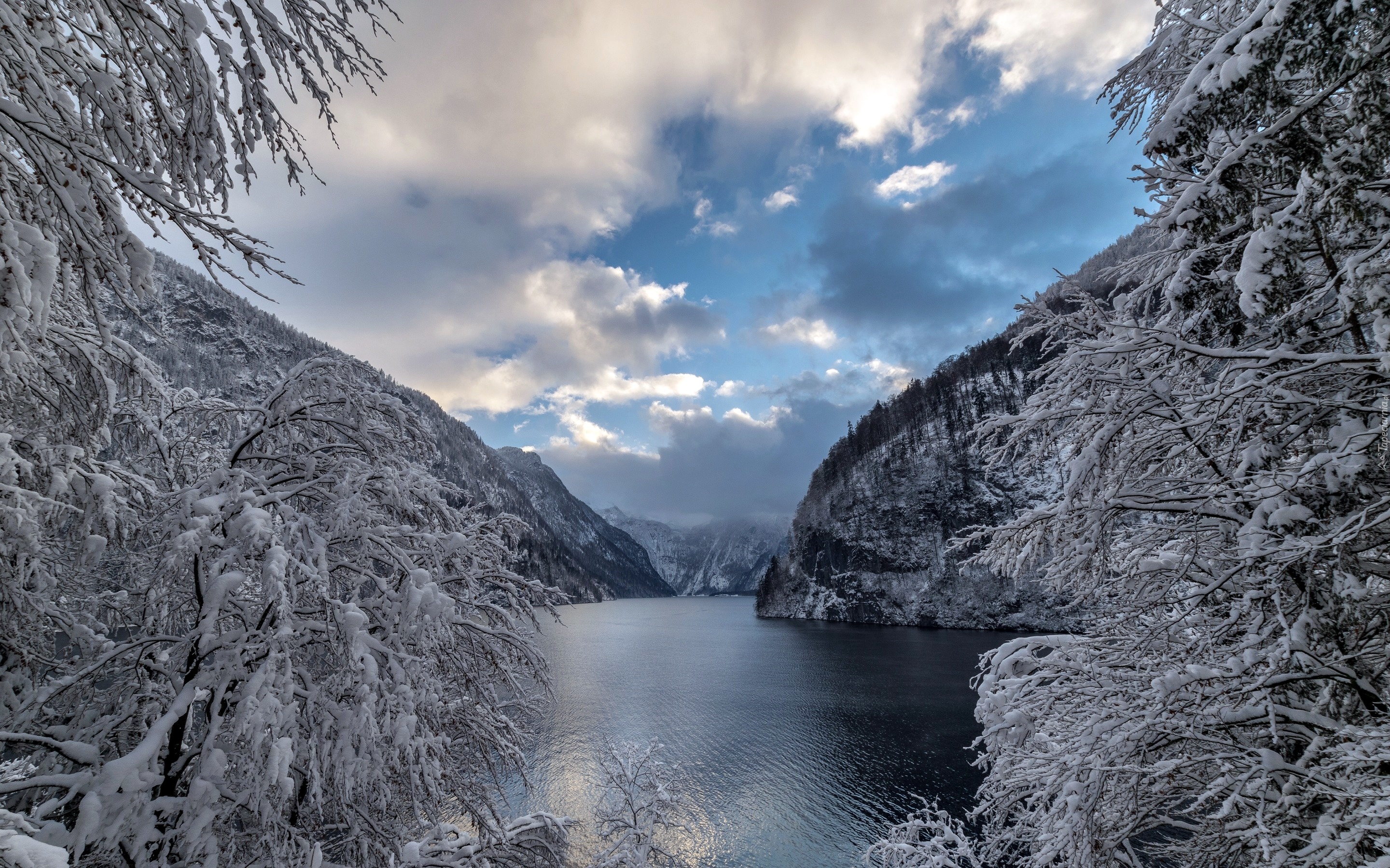 Niemcy, Bawaria, Park Narodowy Berchtesgaden, Zima, Jezioro Königssee, Góry Alpy