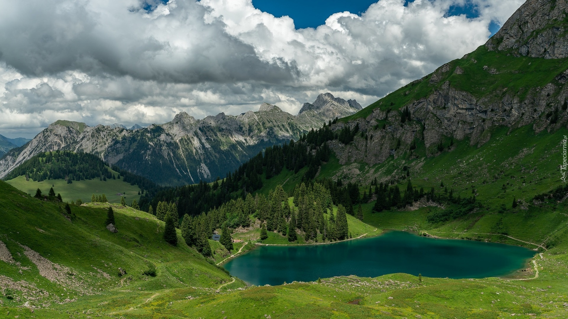 Góry, Alpy Berneńskie, Chmury, Jezioro, Lac Lioson, Drzewa, Kanton Vaud, Szwajcaria