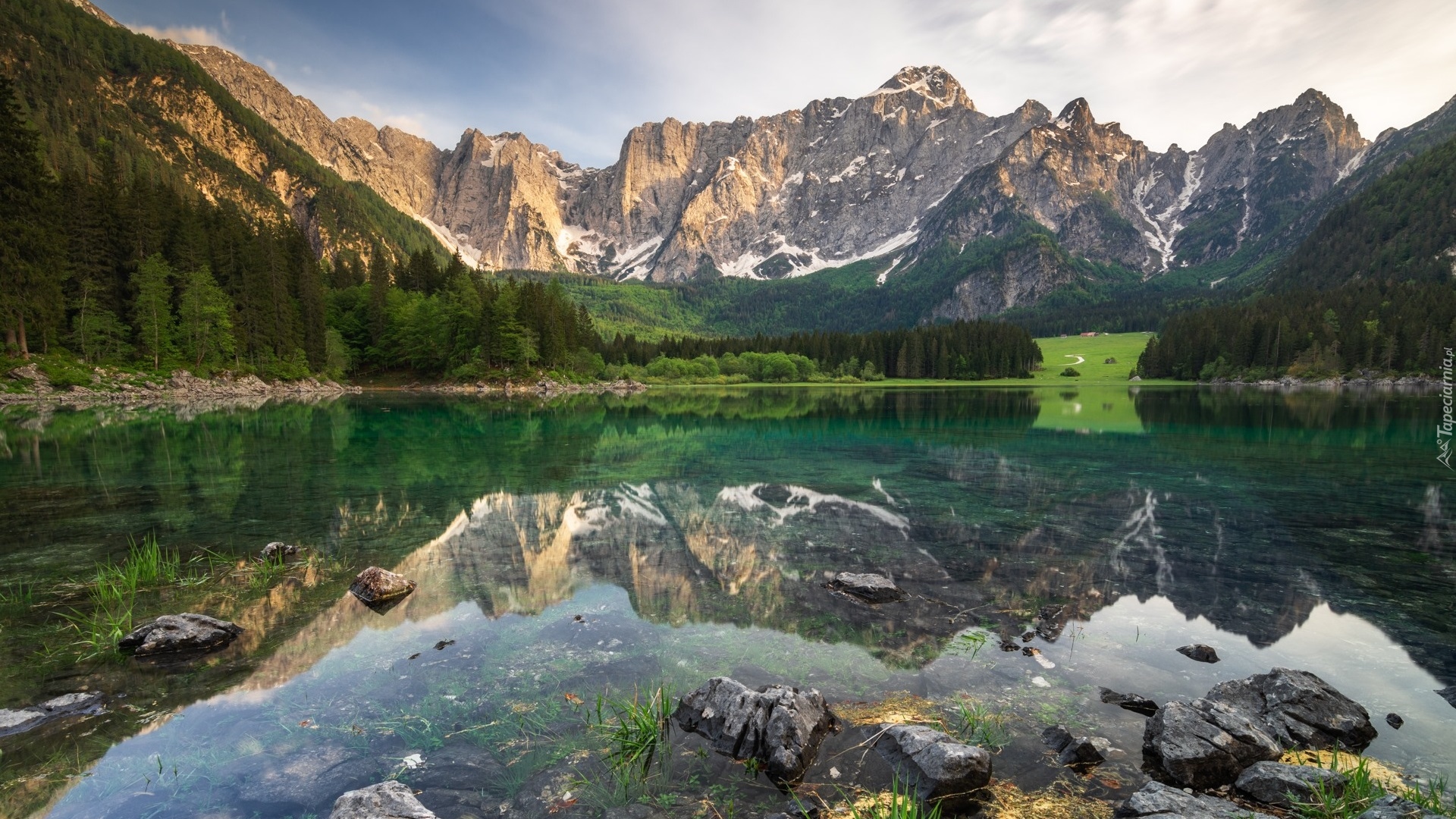 Góry, Alpy Julijskie, Zielony, Las, Drzewa, Jezioro, Lago di Fusine, Chmury, Prowincja Udine, Włochy