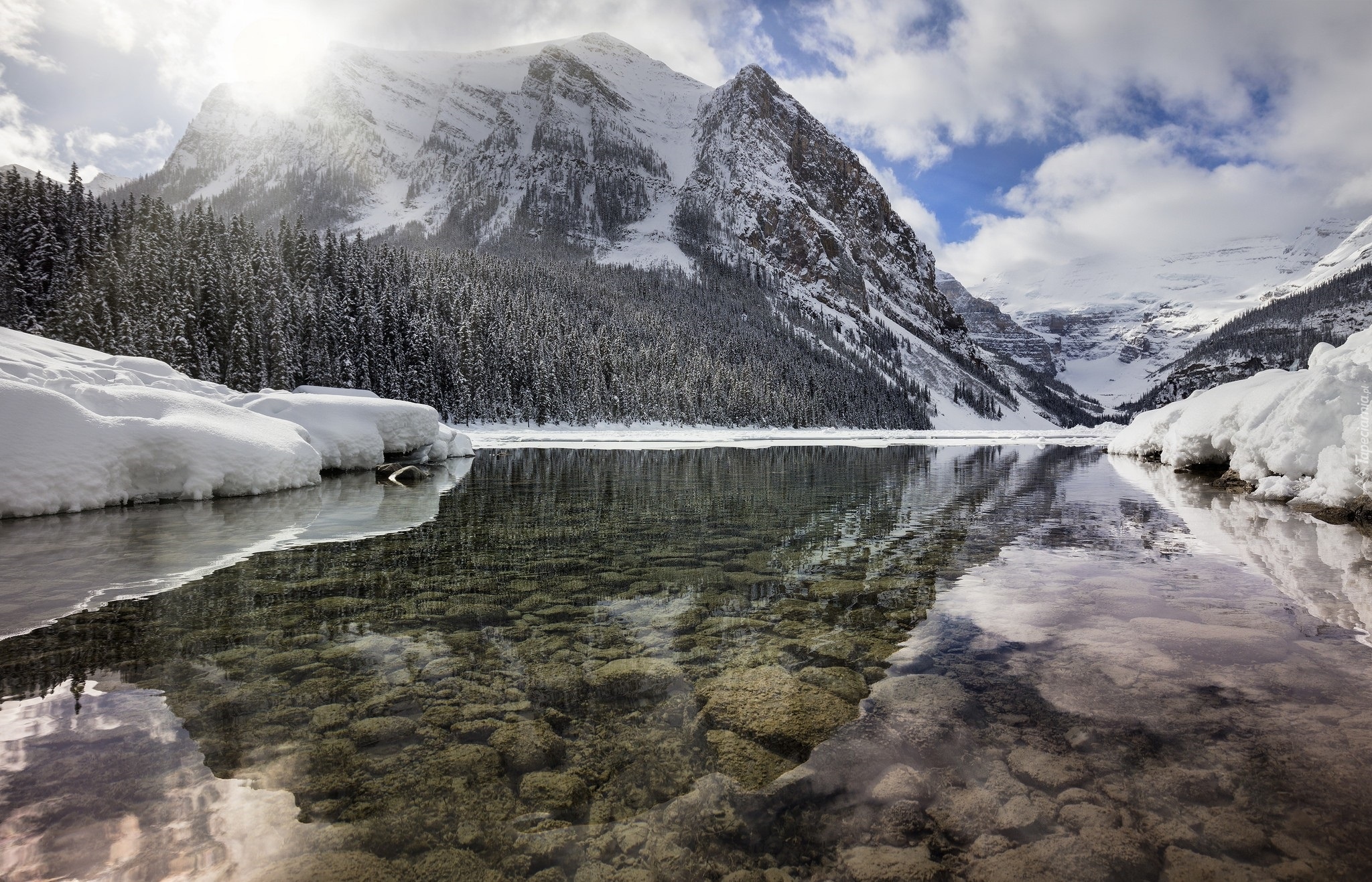 Jezioro Lake Louise, Park Narodowy Banff, Kanada, Zima, Góry, Kamienie