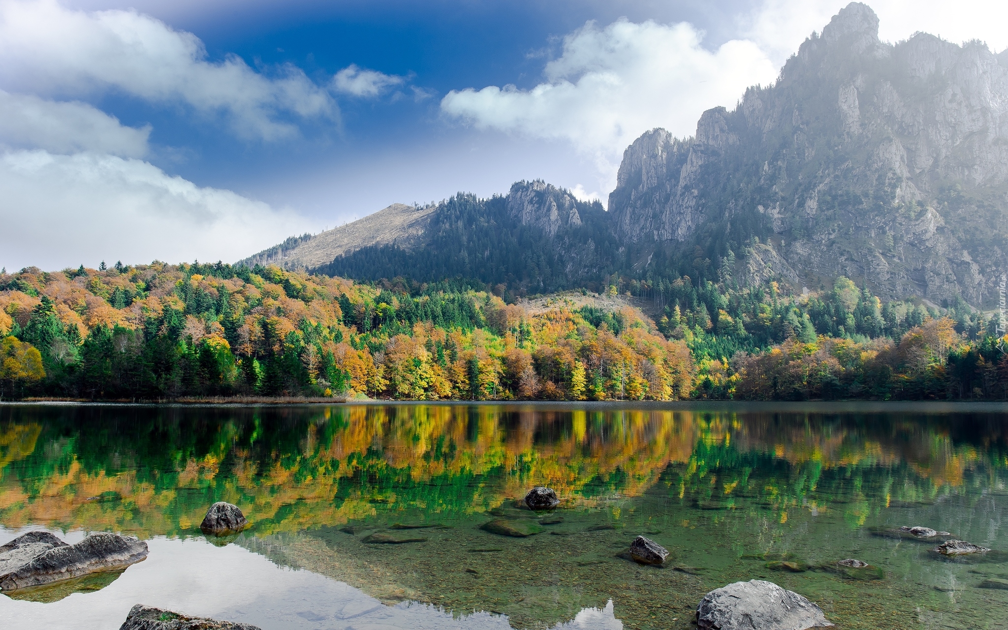 Góry Alpy, Jezioro Langbathseen, Gmina Ebensee, Austria, Las, Chmury, Odbicie