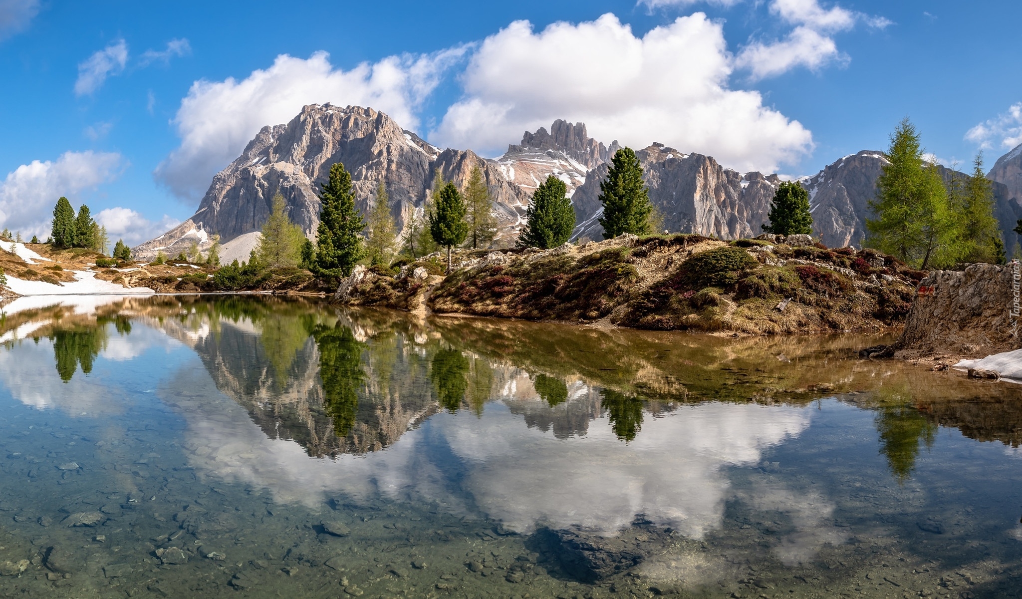 Góry, Dolomity, Jezioro, Lago Limides, Drzewa, Chmury, Odbicie, Tyrol, Włochy