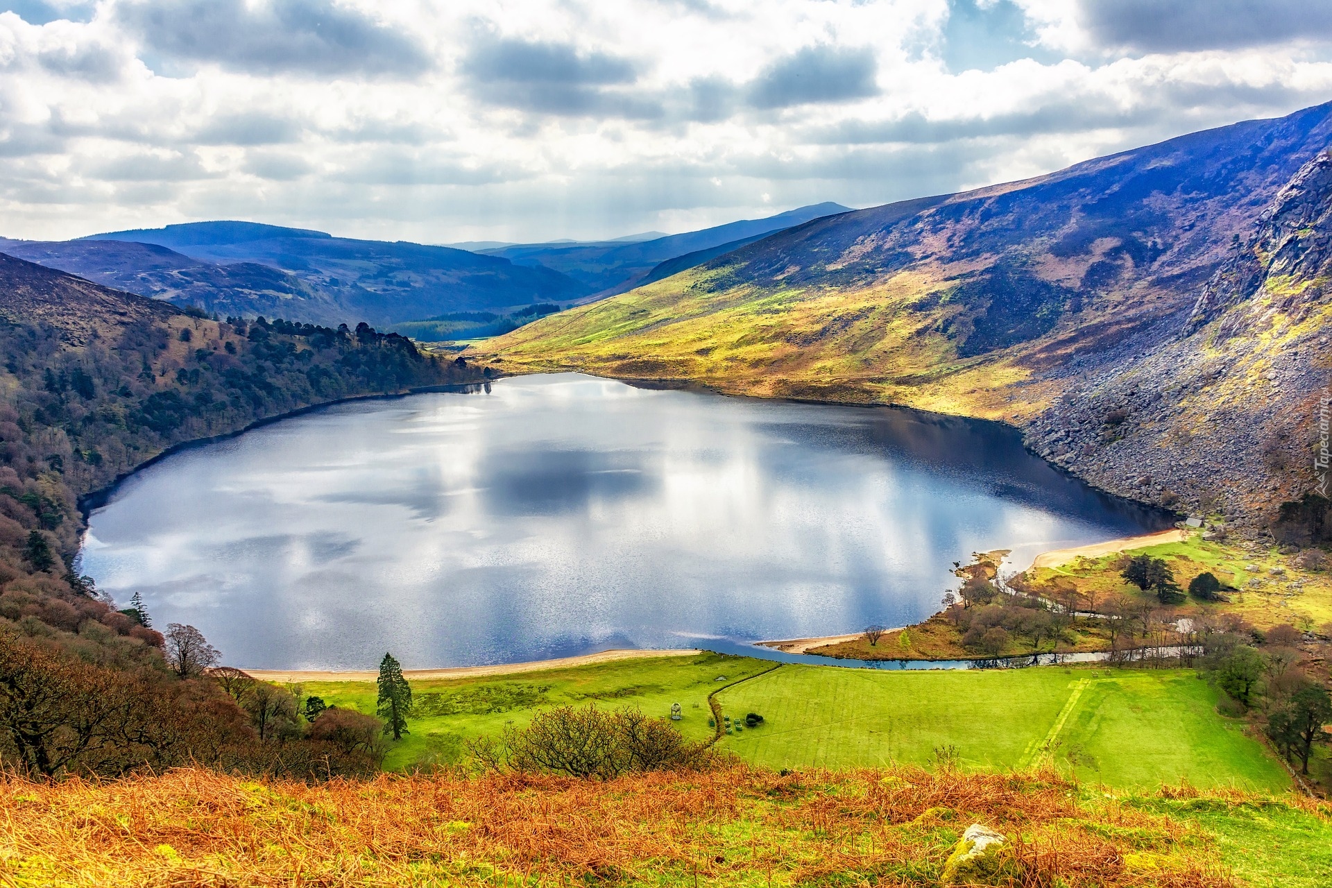 Jezioro, Lough Tay, Góry Wicklow, Chmury, Irlandia