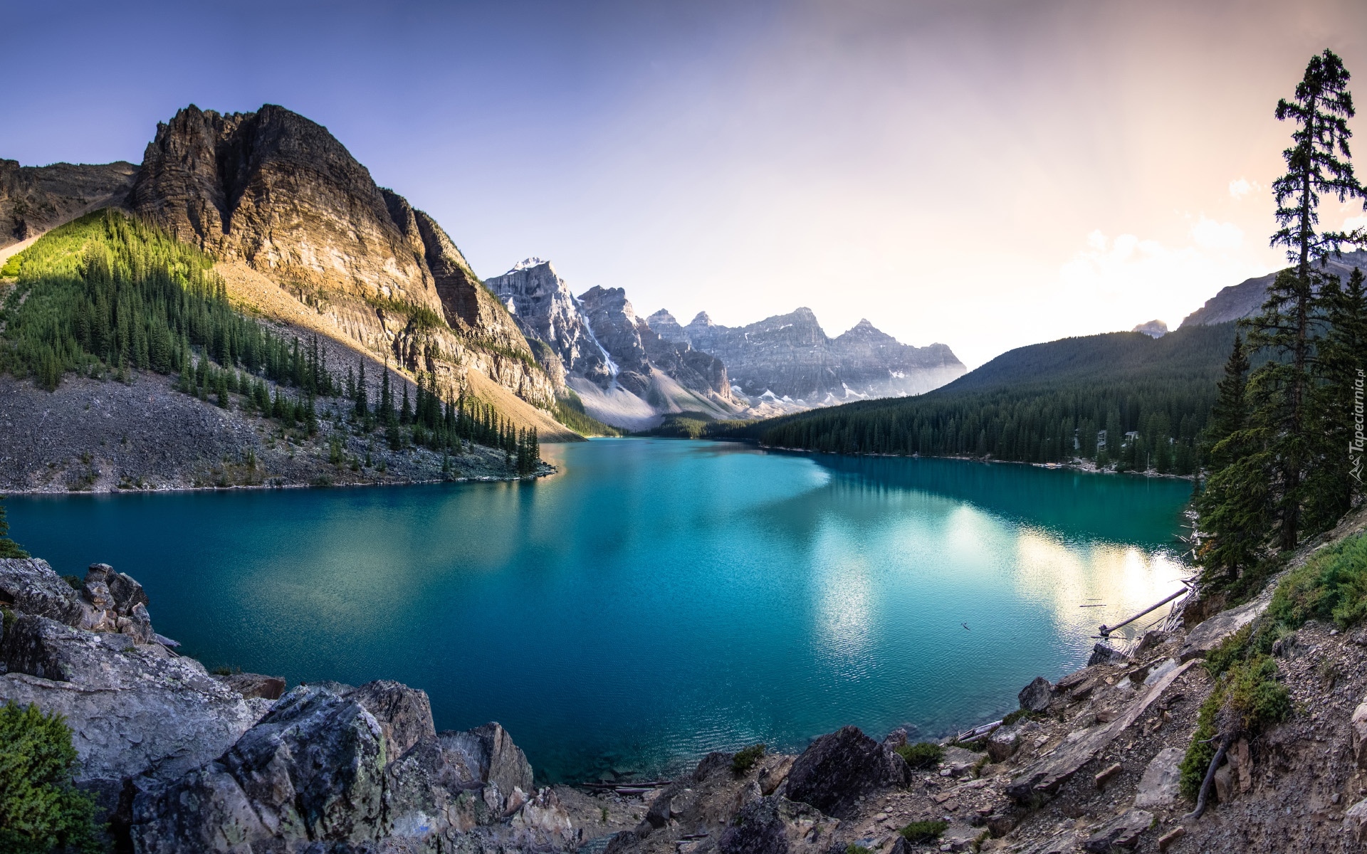 Park Narodowy Banff, Jezioro, Moraine Lake, Góry Skaliste, Drzewa, Lasy, Wschód słońca, Alberta, Kanada