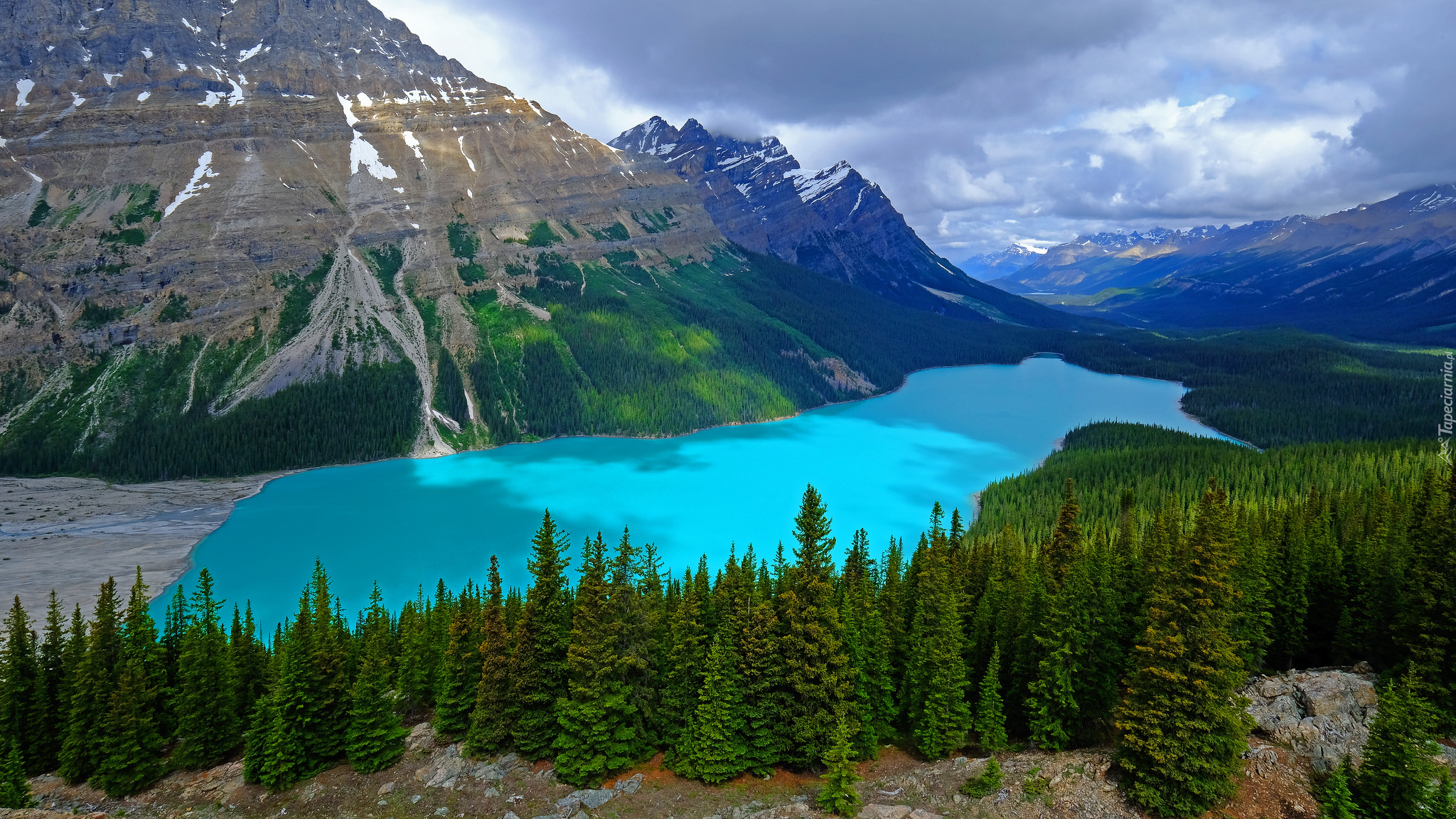 Park Narodowy Banff, Jezioro, Peyto Lake, Drzewa, Lasy, Skały, Góry, Chmury, Prowincja Alberta, Kanada