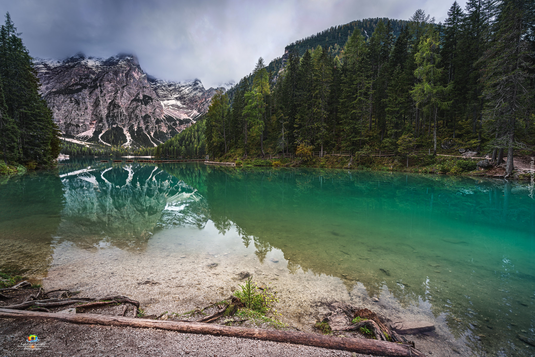 Jezioro Pragser Wildsee, Lago di Braies, Park przyrody, Fanes Sennes Prags, Góry, Dolomity, Drzewa, Włochy