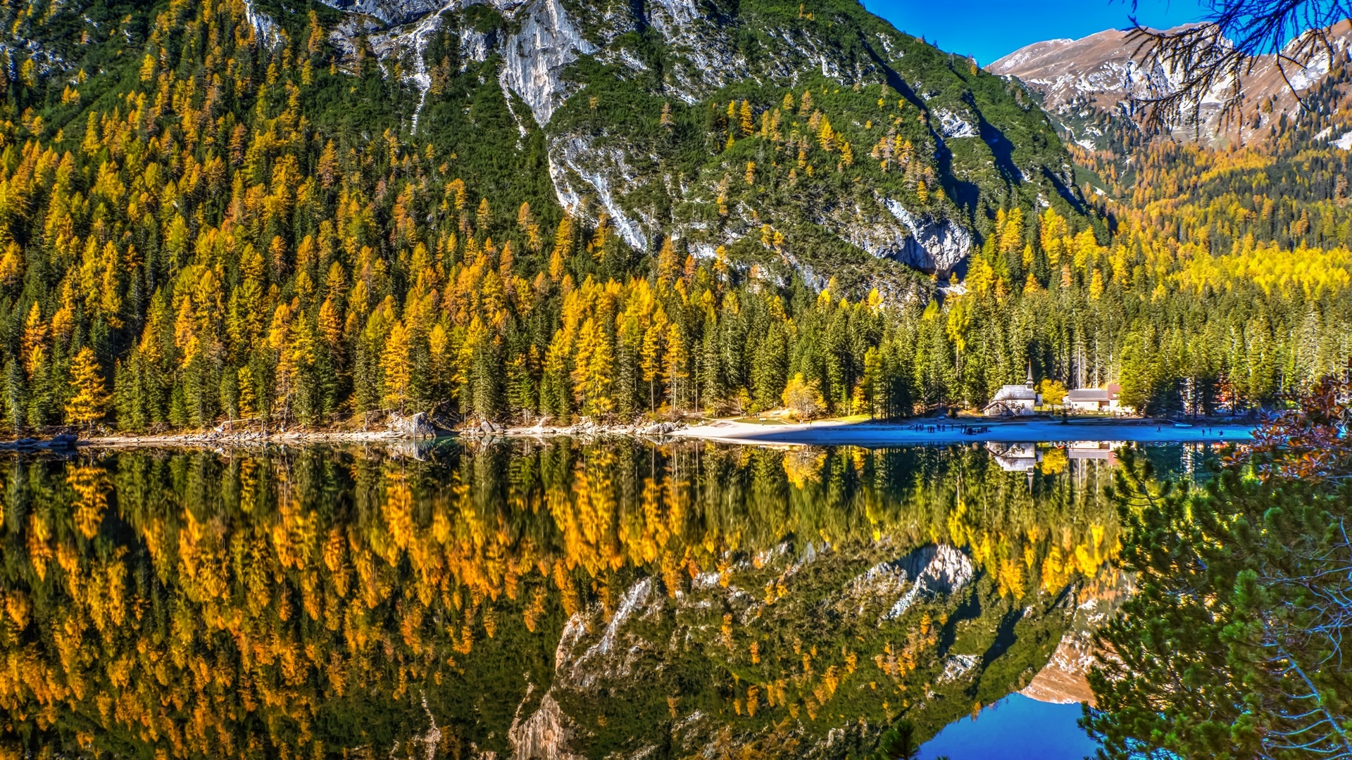Włochy, Jezioro Braies - Pragser Wildsee, Góry, Las, Kościół, Odbicie