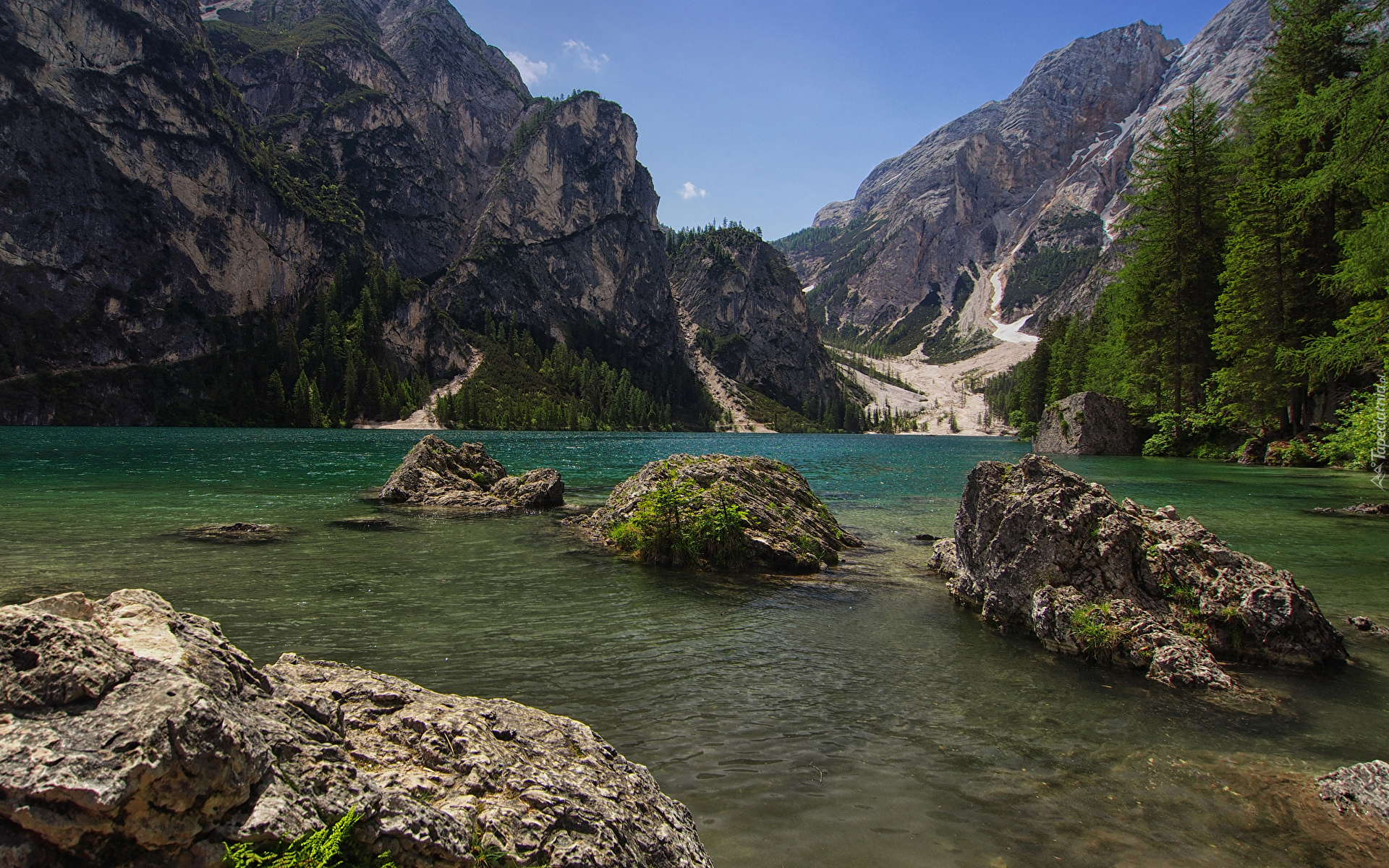 Włochy, Południowy Tyrol, Jezioro Pragser Wildsee, Lago di Braies, Góry, Dolomity, Skały