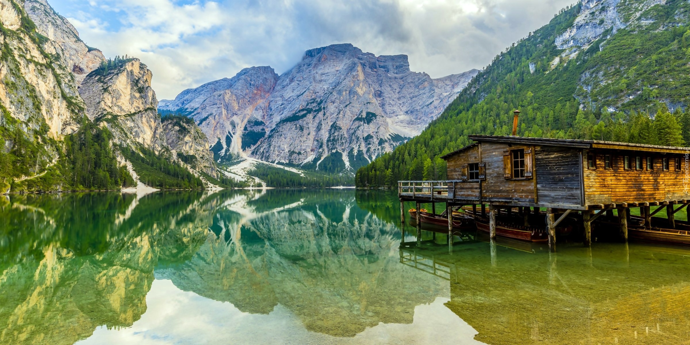 Włochy, Dolomity, Jezioro Pragser Wildsee, Drewniana, Chata, Góry