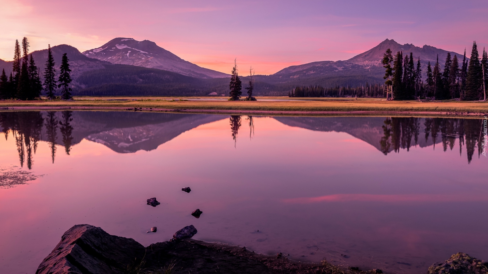 Góry Kaskadowe, Odbicie, Drzewa, Zachód słońca, Jezioro, Sparks Lake, Hrabstwo Deschutes, Oregon, Stany Zjednoczone