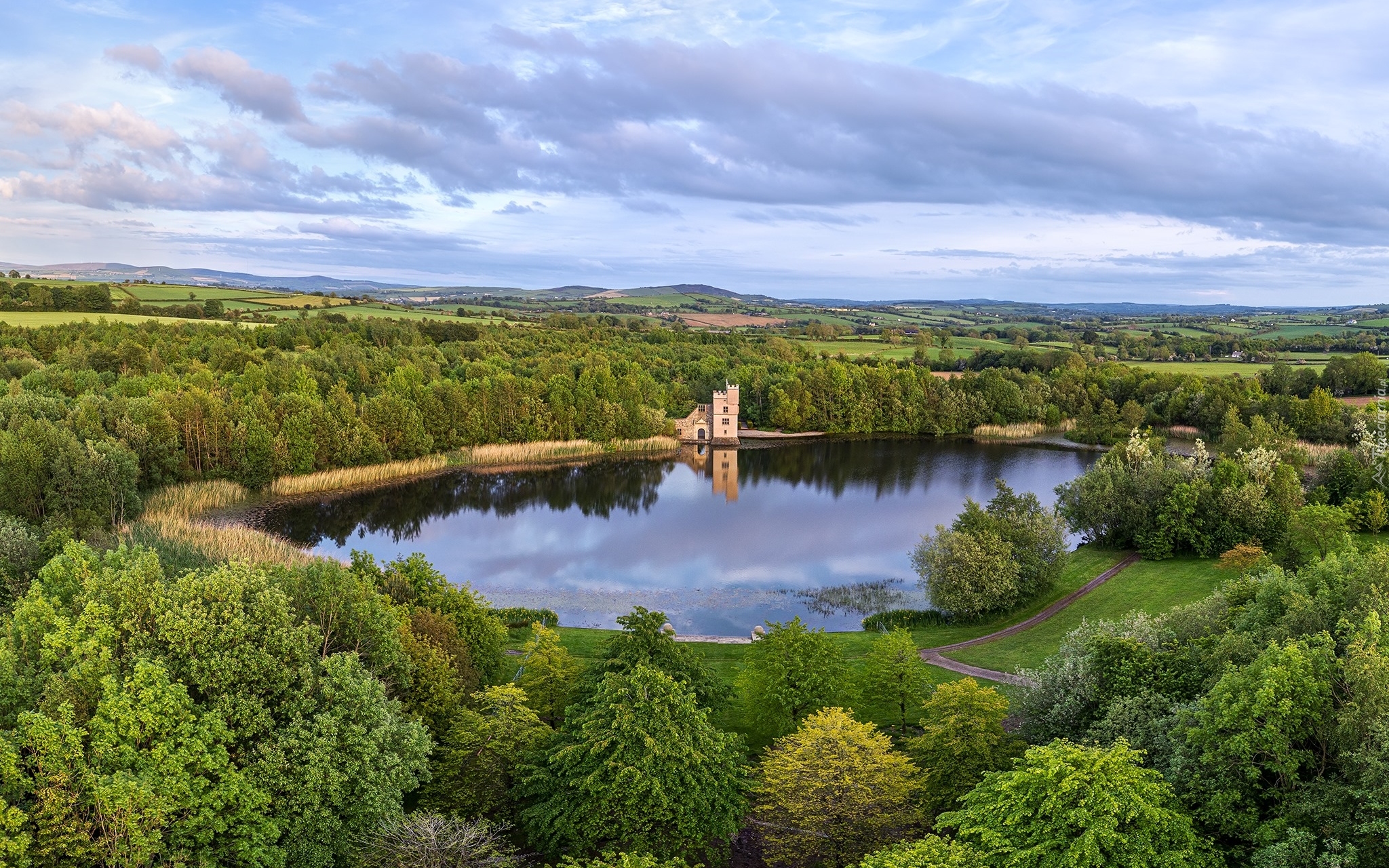 Park Oakfield, Budowla, Jezioro, Drzewa, Chmury, Hrabstwo Donegal, Irlandia