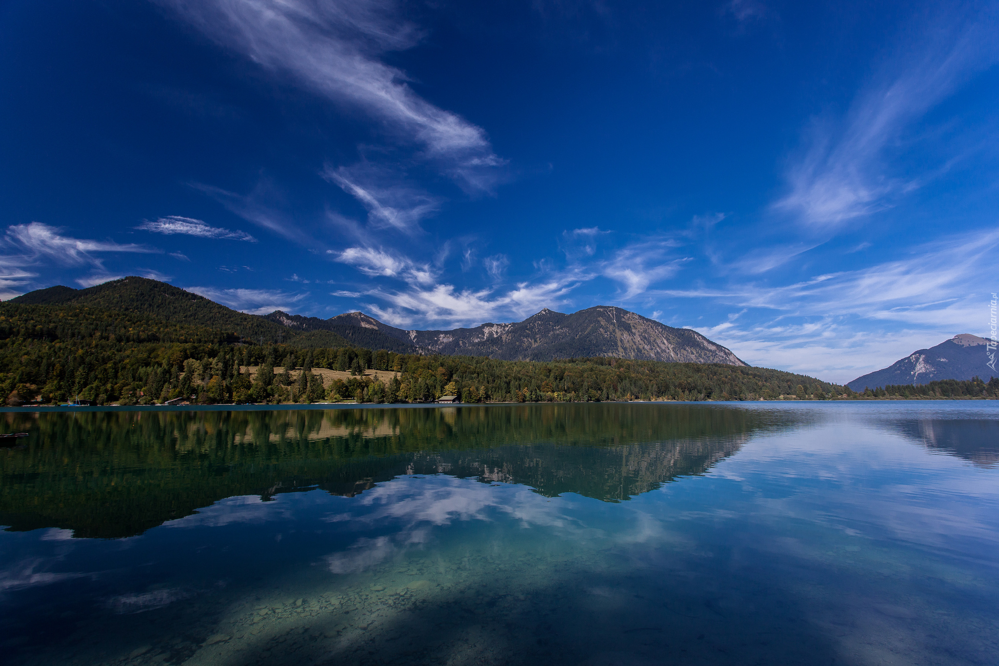 Niemcy, Bawaria, Jezioro Walchensee, Góry, Alpy Bawarskie, Drzewa,  Odbicie