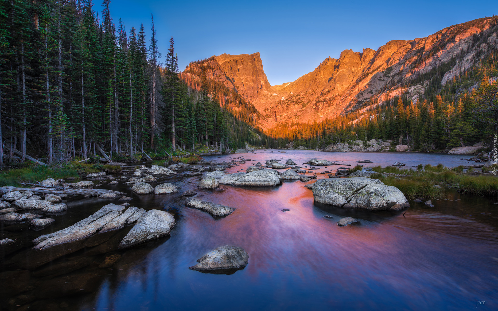 Stany Zjednoczone, Stan Kolorado, Park Narodowy Gór Skalistych, Góry, Jezioro Dream Lake, Kamienie, Drzewa, Las