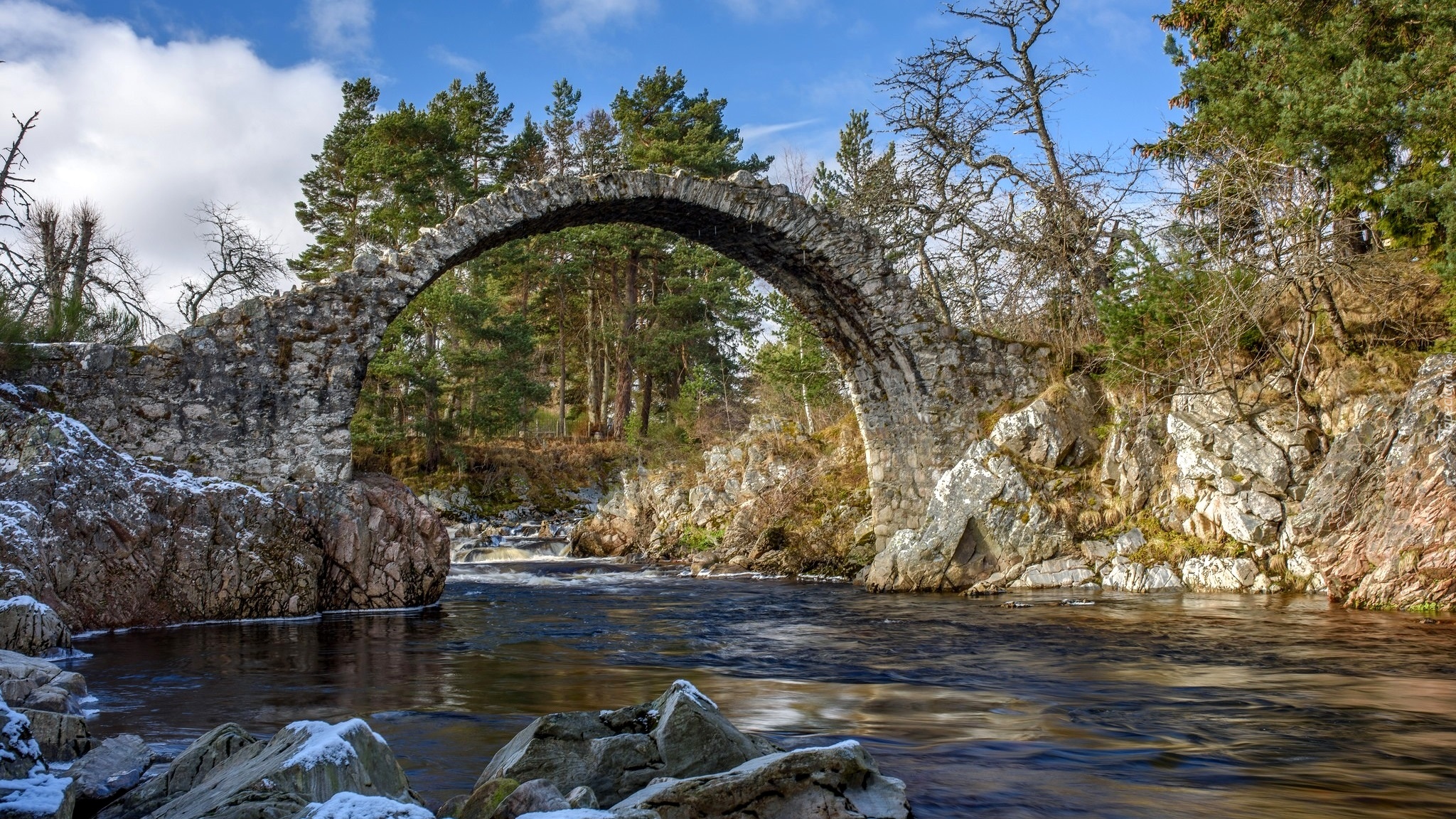 Szkocja, Rzeka Dulnain, Kamienie, Most Carrbridge, Drzewa