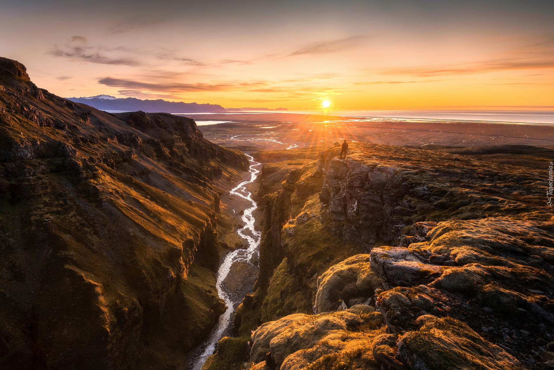 Wschód słońca, Człowiek, Góry, Kanion Fjadrargljufur, Rzeka Fjadra, Islandia