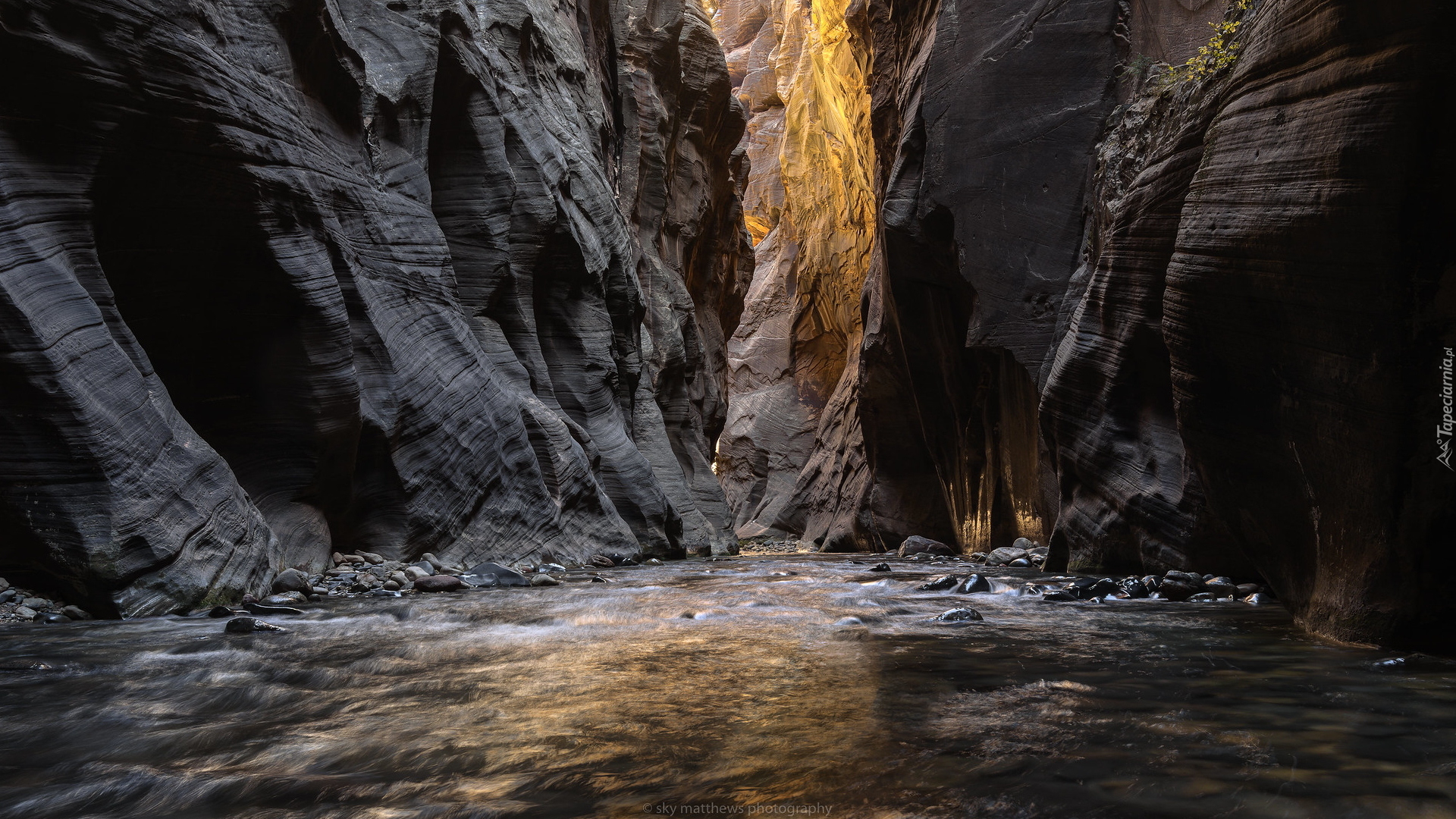 Skały, Rzeka, Virgin River, Kanion Zion Narrows, Przebijające światło, Park Narodowy Zion, Stan Utah, Stany Zjednoczone