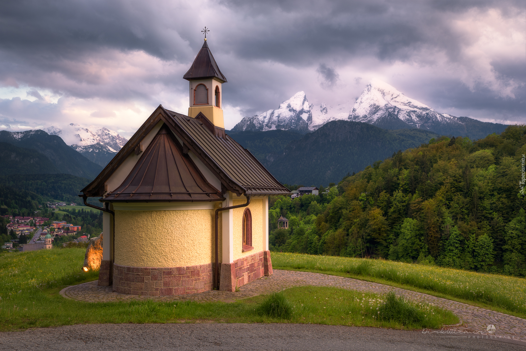 Góry, Alpy, Lasy, Kapliczka, Kirchleitn Kapelle, Domy, Chmury, Berchtesgaden, Bawaria, Niemcy