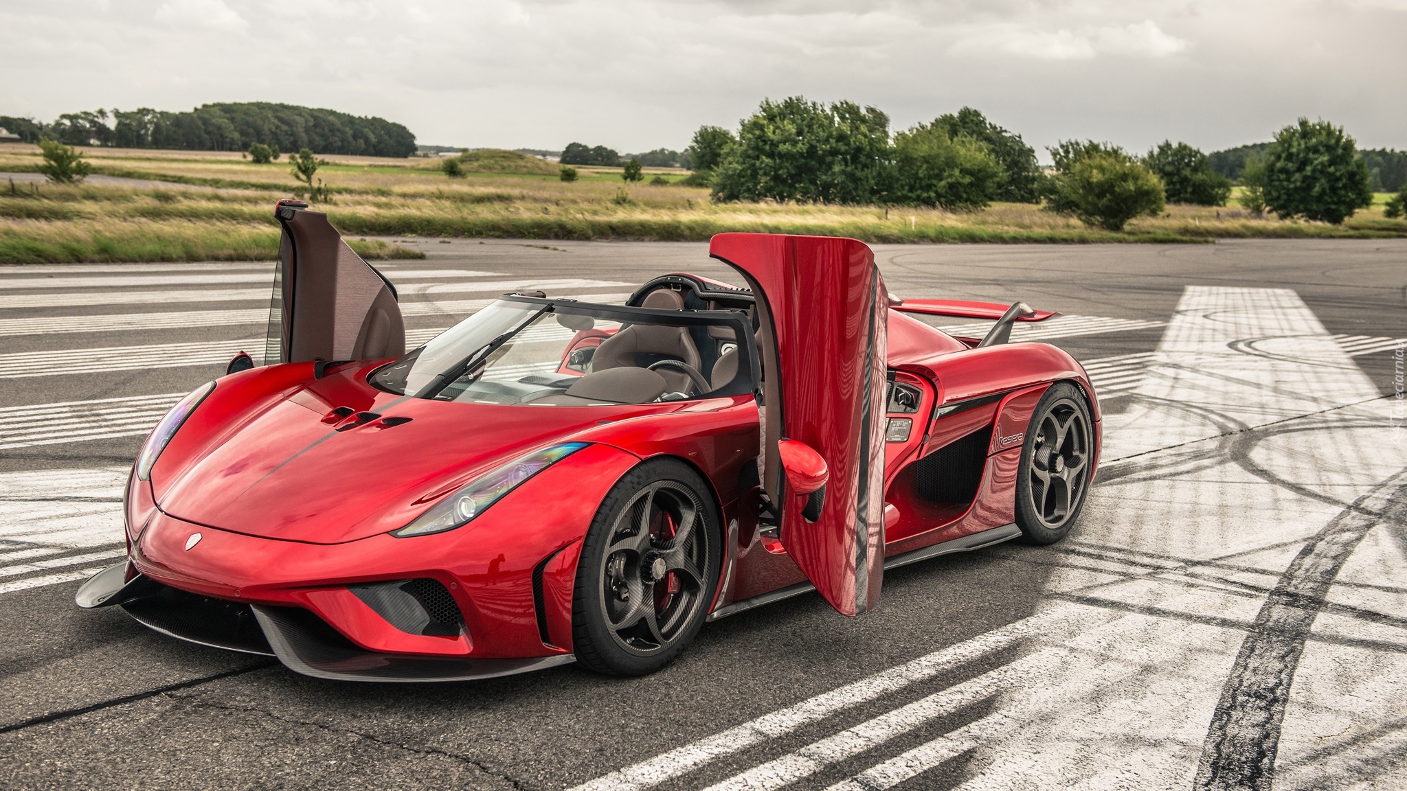 Koenigsegg Regera, Czerwony