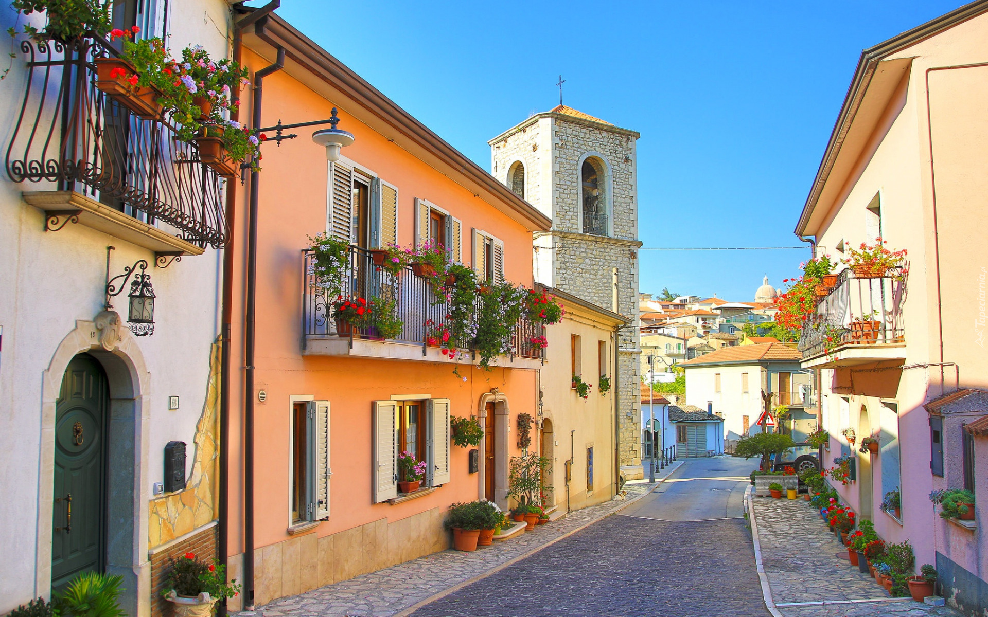Kolorowe, Domy, Wieża, Ulica, Kwiaty, Balkony, Fontanarosa, Prowincja Avellino, Włochy