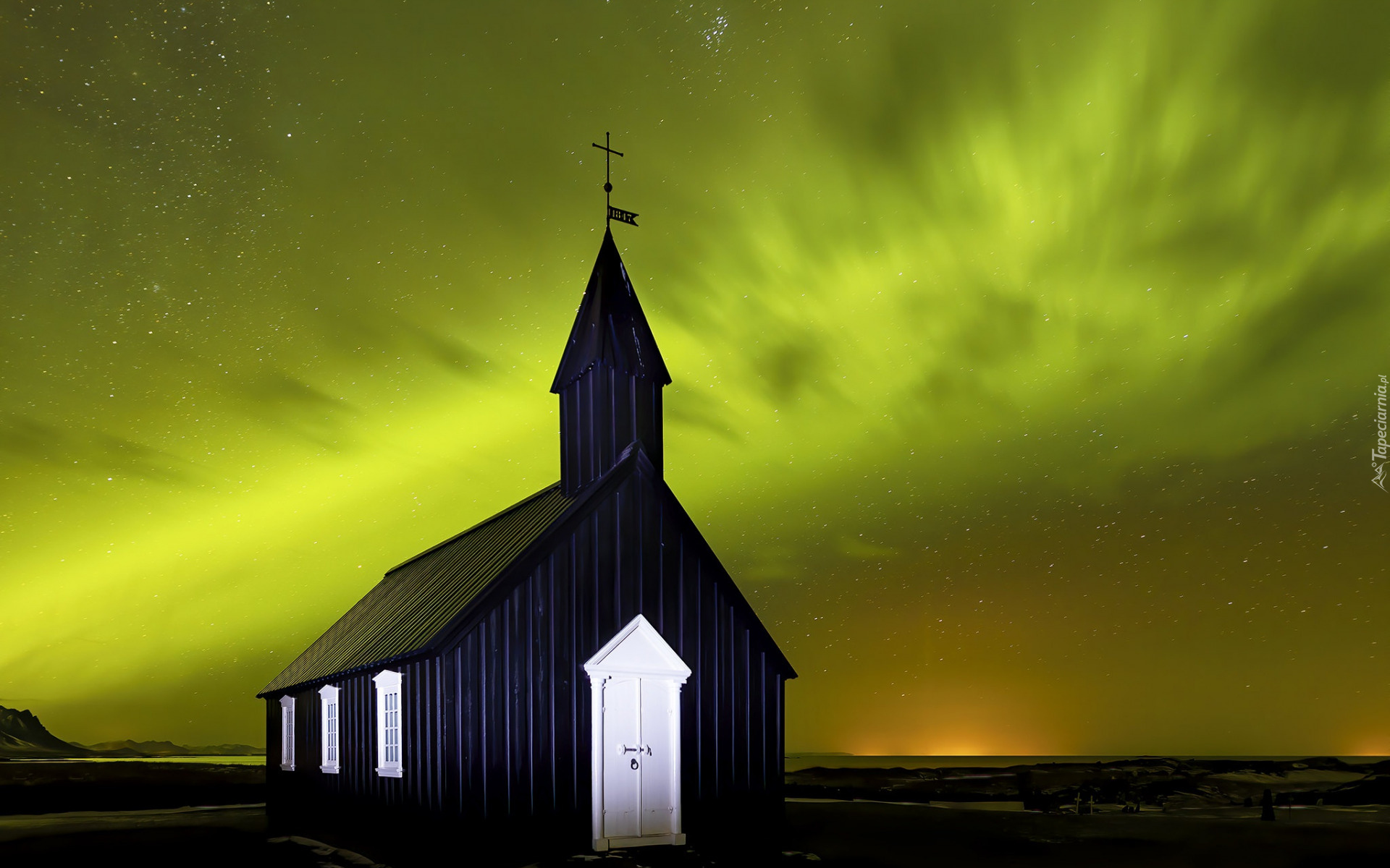 Islandia, Hofn, Zorza polarna, Kościół Budakirkja