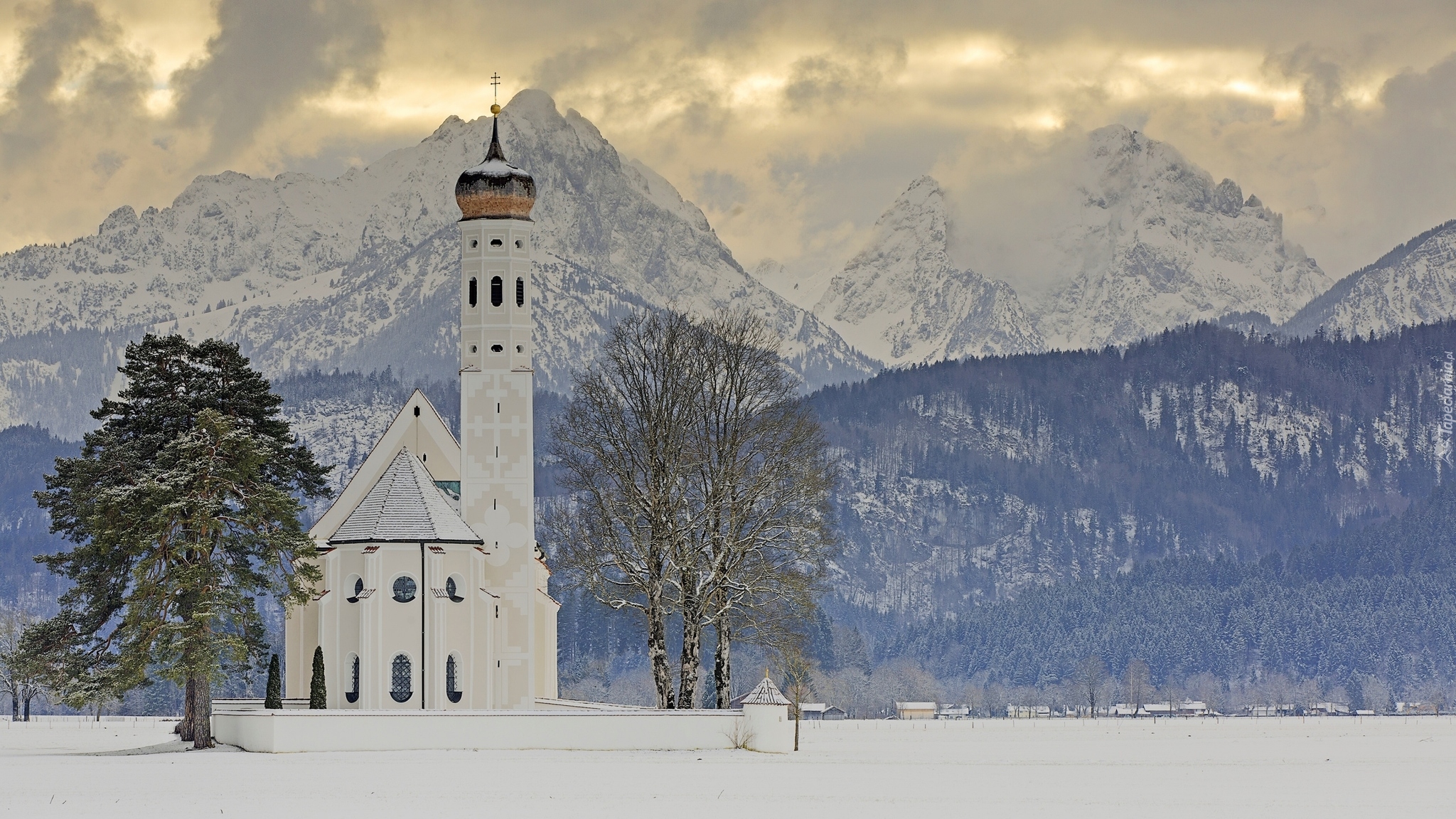 Kościół, Eglise Saint Coloman, Góry Alpy, Zima, Drzewa, Miejscowość Schwangau, Bawaria, Niemcy