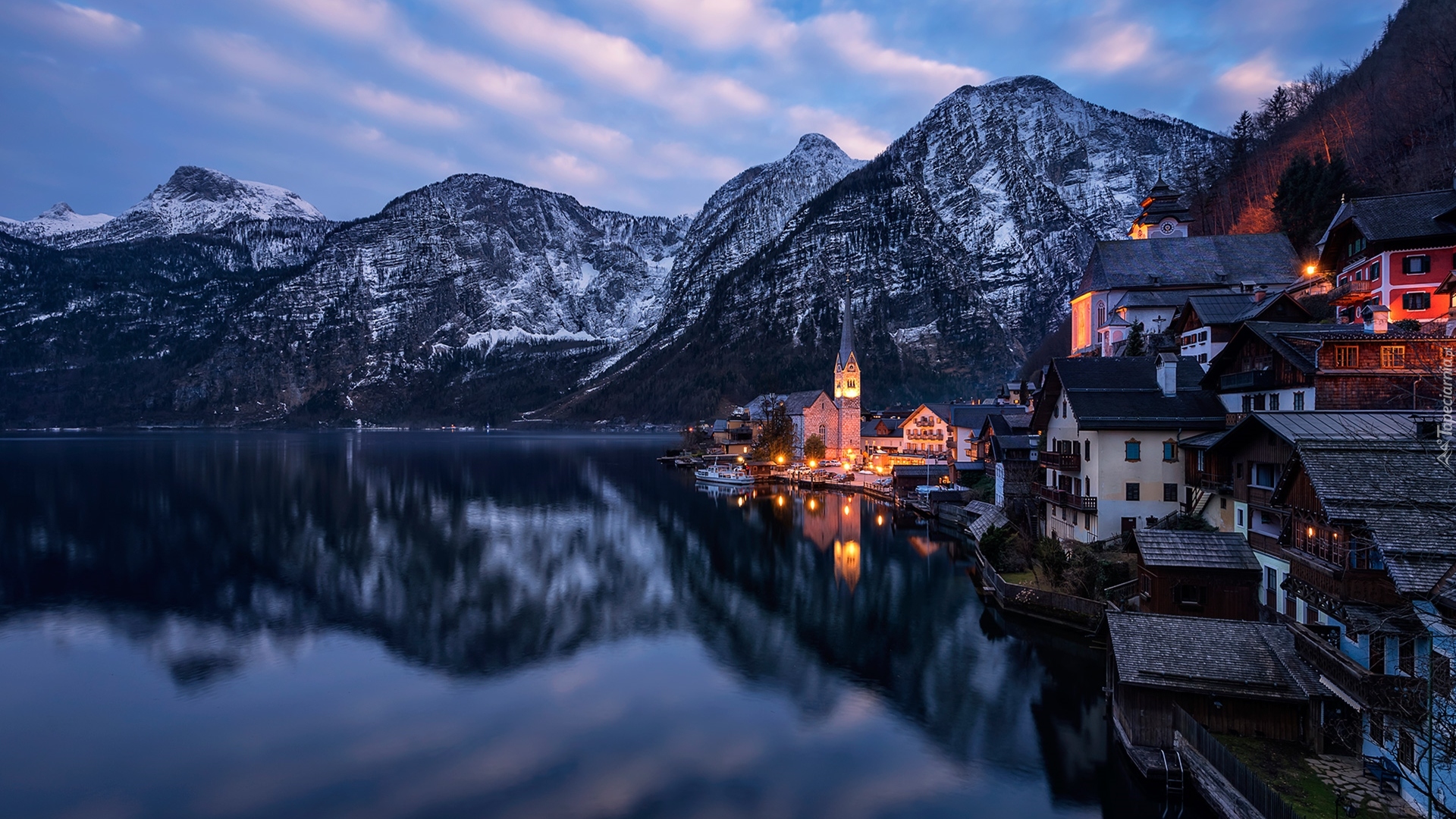 Austria, Hallstatt, Góry, Alpy Salzburskie, Jezioro Hallstattersee, Domy, Wieczór, Chmury