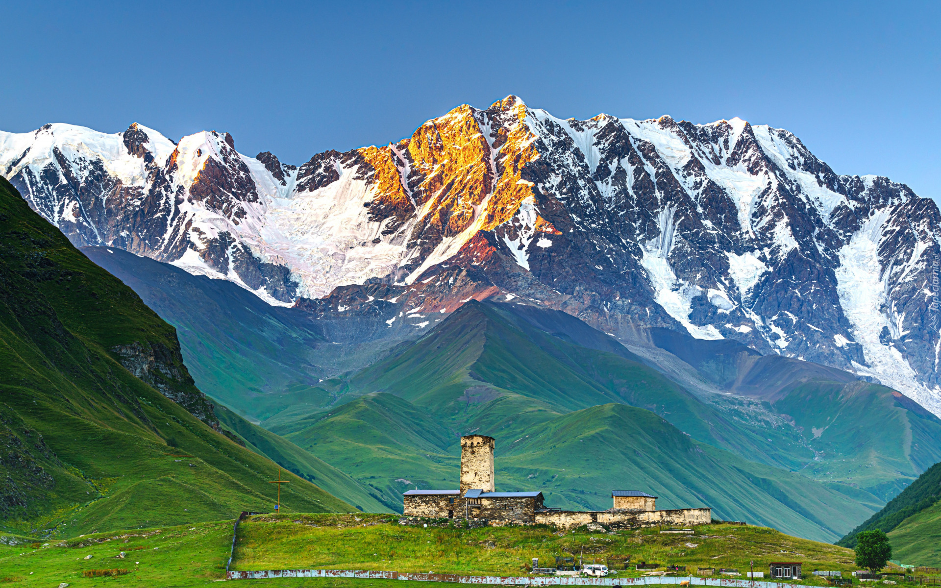 Góry Kaukaz, Szczyt Szchara, Lodowiec, Shkhara Glacier, Kościół, Lamaria church, Ushguli, Megrelia-Górna Swanetia, Gruzja