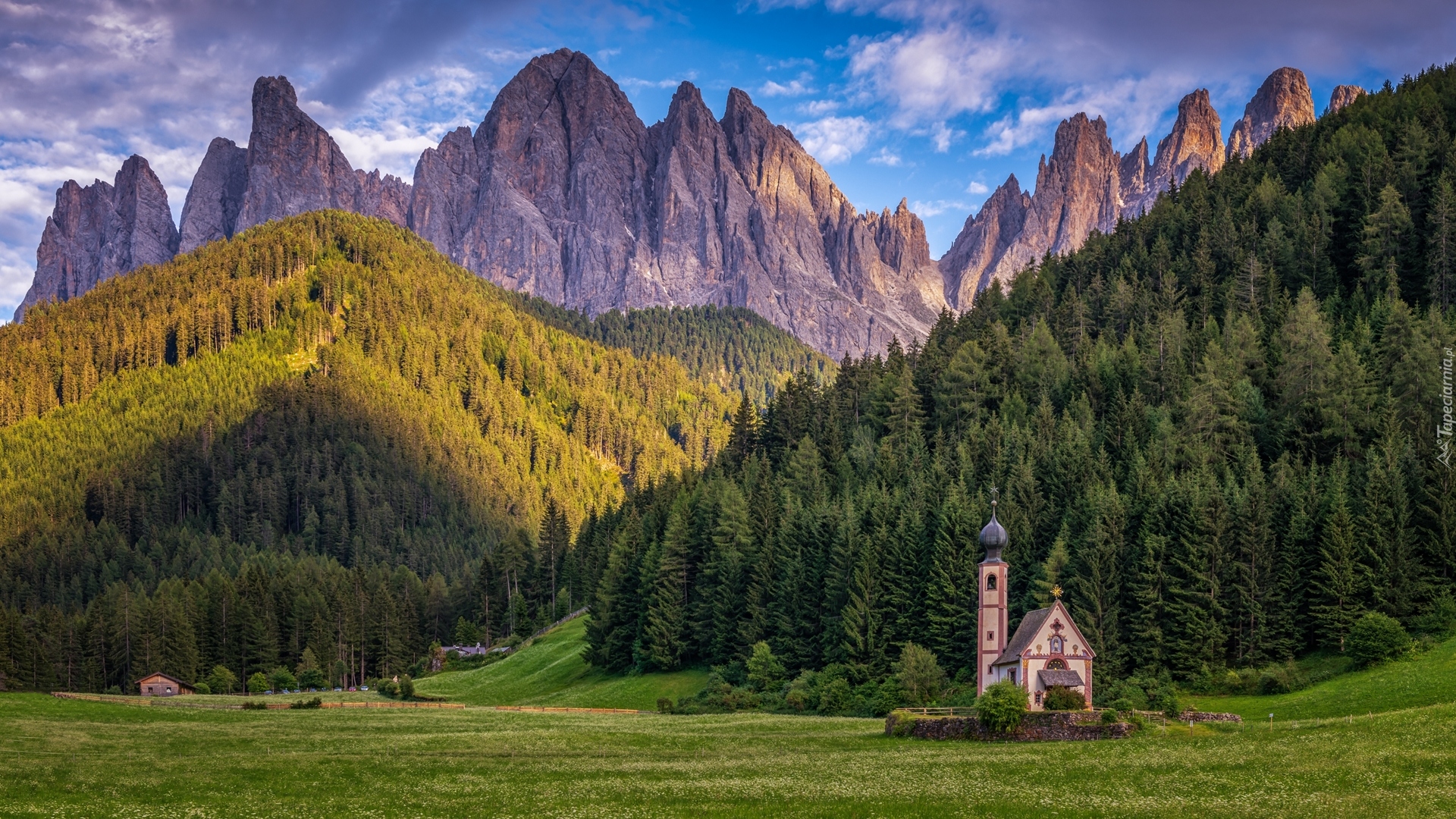 Włochy, Dolina Val di Funes, Góry, Dolomity, Masyw Odle, Kościół św. Jana, Chmury