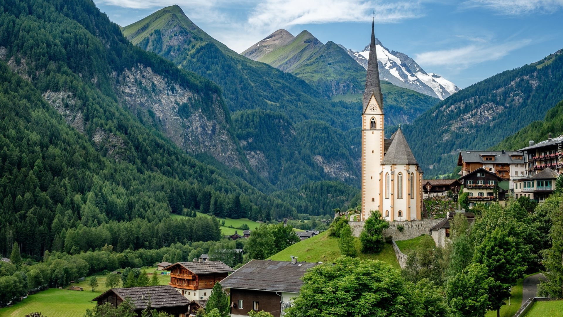 Austria, Heiligenblut am Großglockner, Góry Alpy, Kościół św. Wincentego z Saragossy, Lasy, Drzewa, Domy