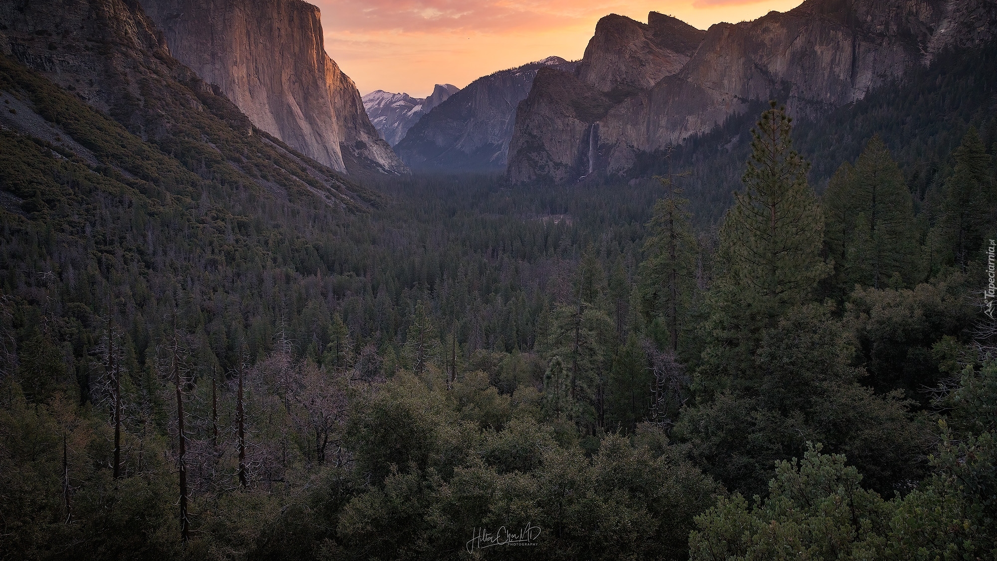 Wschód słońca, Park Narodowy Yosemite, Dolina Yosemite Valley, Drzewa, Lasy, Góry, Wodospad, Bridalveil Falls, Kalifornia, Stany Zjednoczone