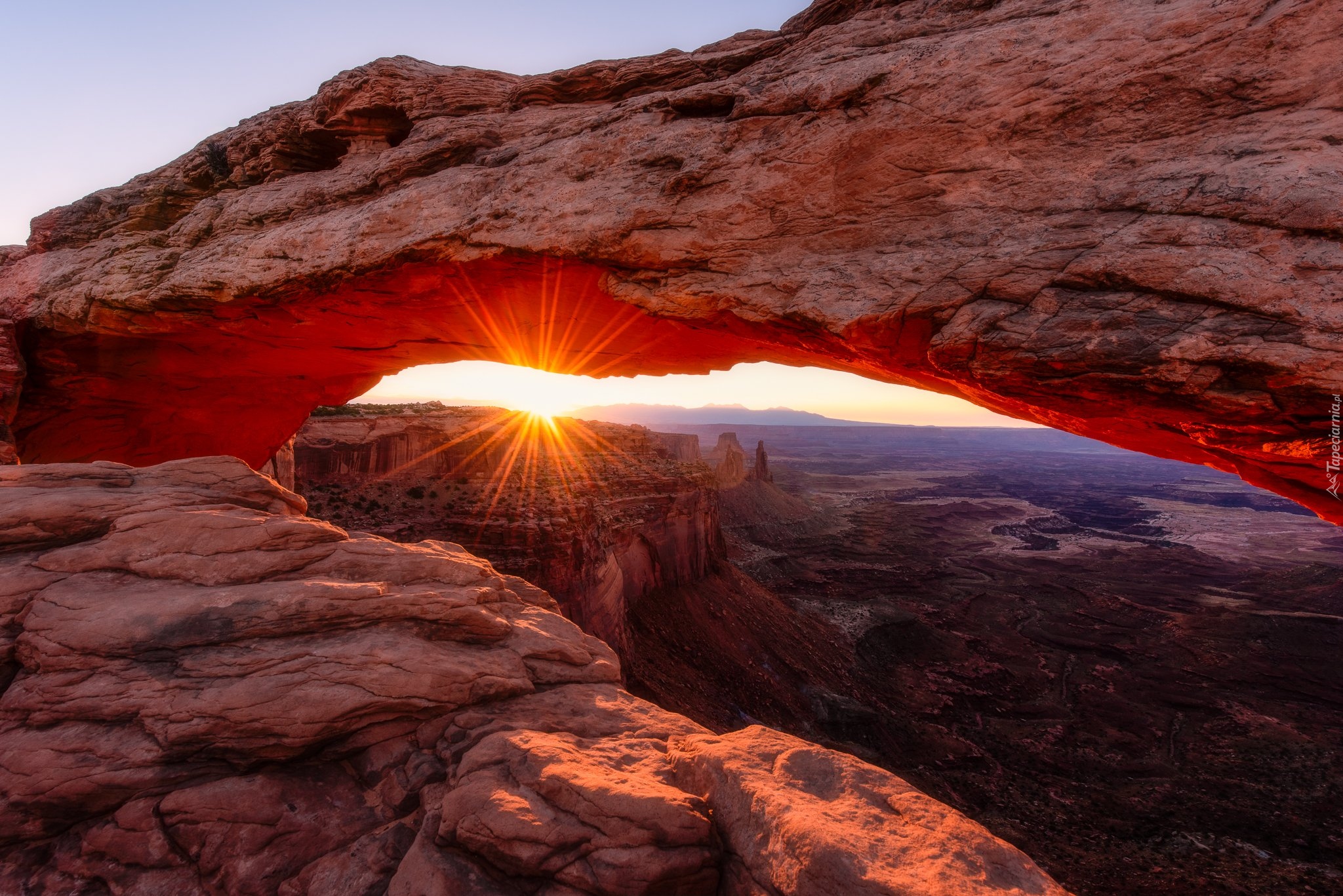 Park Narodowy Canyonlands, Kanion, Skały, Łuk skalny, Promienie słońca, Utah, Stany Zjednoczone