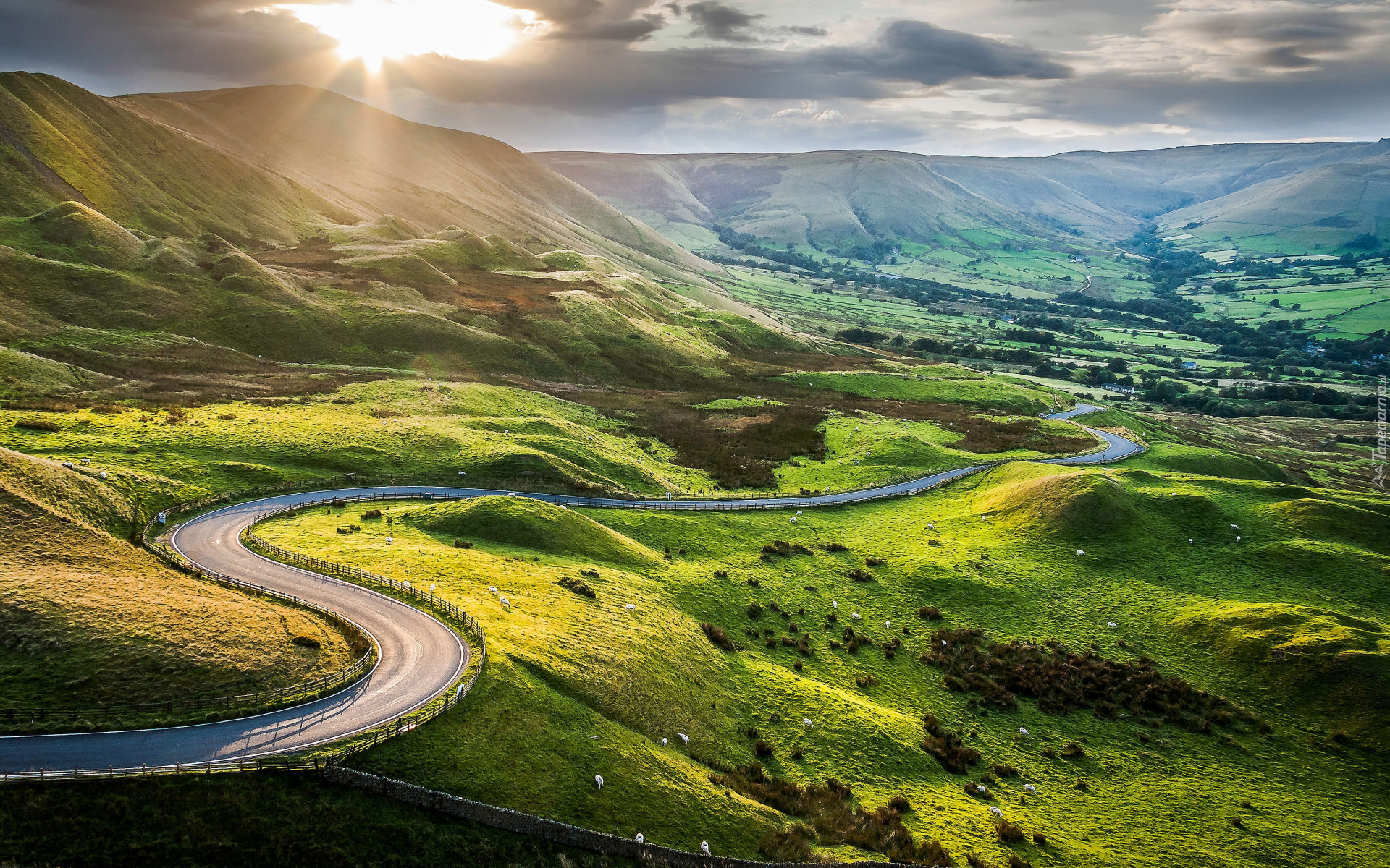 Wzgórza, Wzgórze Mam Tor, Droga, Łąki, Wyżyna Peak District, Derbyshire, Anglia