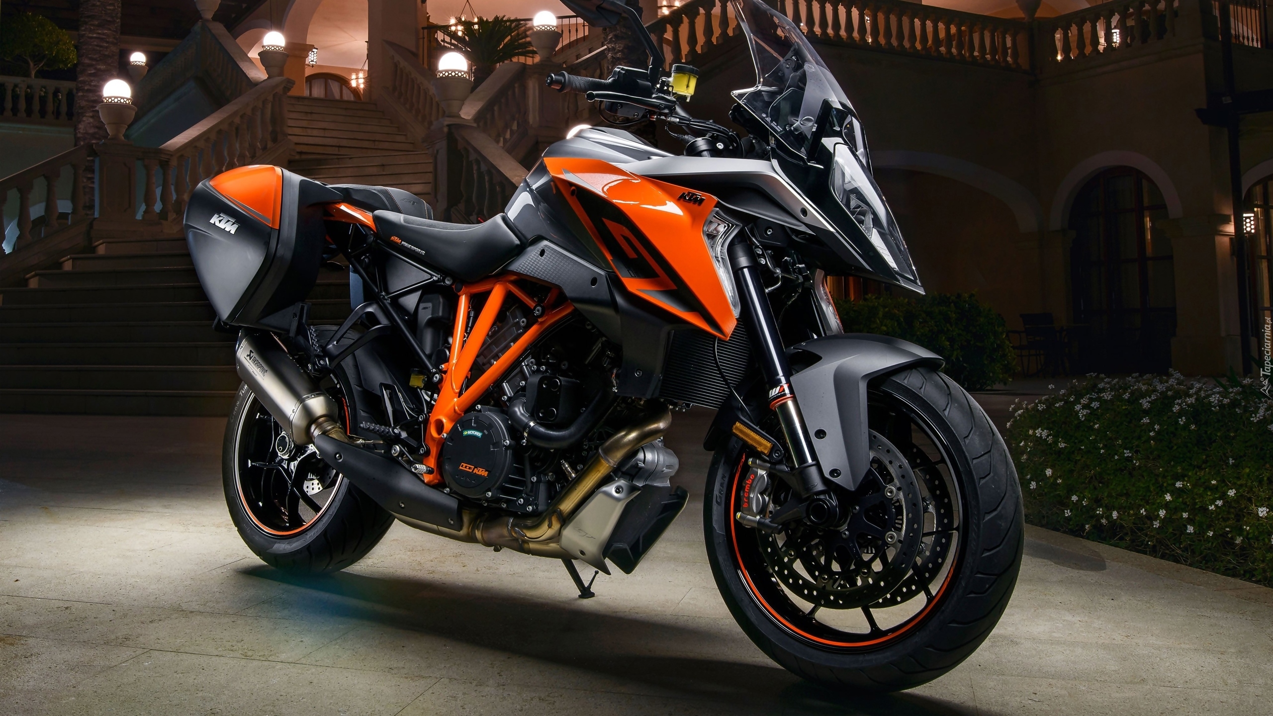 Motocykl, KTM 1290 Super Duke GT