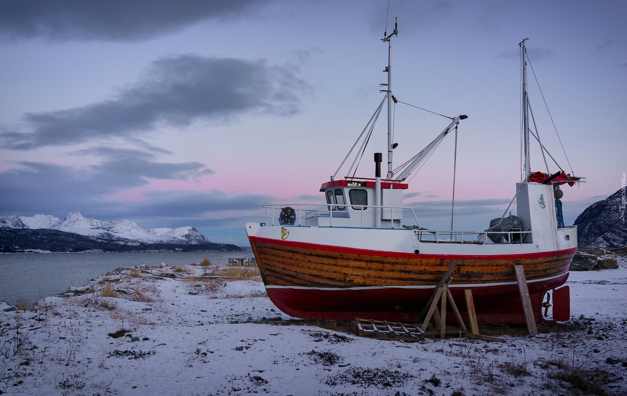 Norwegia, Sørkjosen, Morze Norweskie, Zima, Kuter