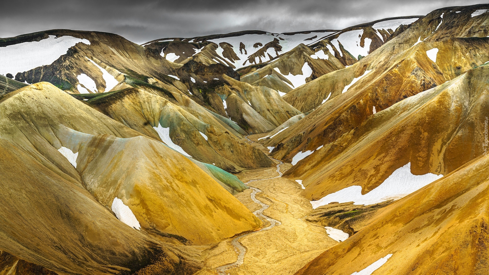 Islandia, Landmannalaugar, Tęczowe Góry, Wąwóz, Śnieg