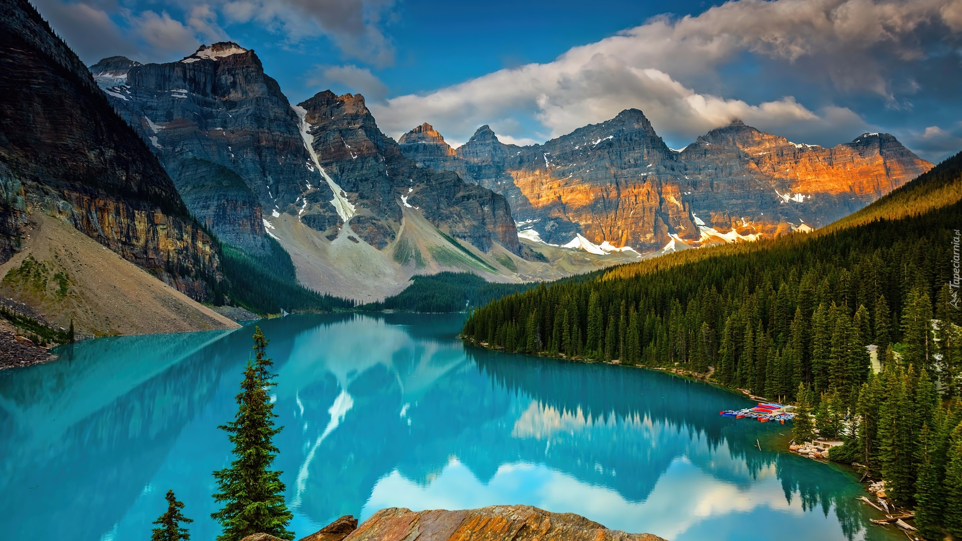 Kanada, Alberta, Park Narodowy Banff, Jezioro, Moraine Lake, Góry, Drzewa, Chmury