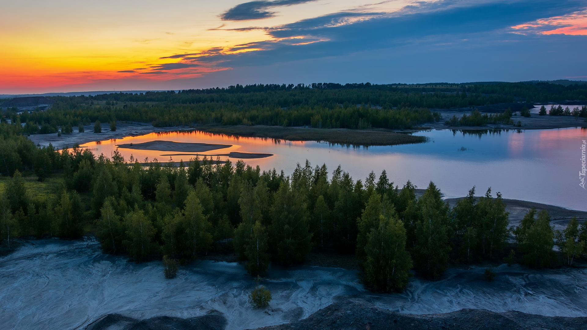 Wschód słońca, Chmury, Jezioro, Lasy