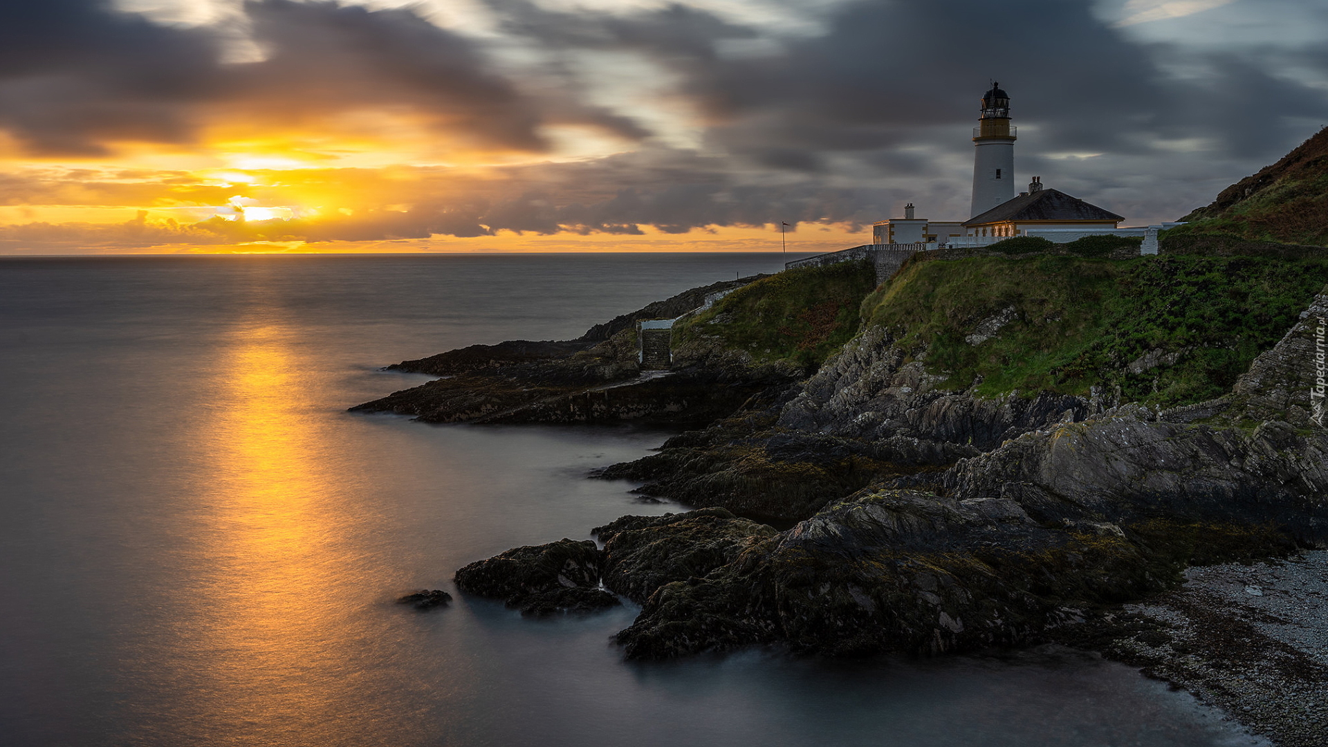 Latarnia morska, Latarnia morska, Douglas Lighthouse, Skały, Morze Irlandzkie, Wschód słońca, Wyspa Man, Wielka Brytania