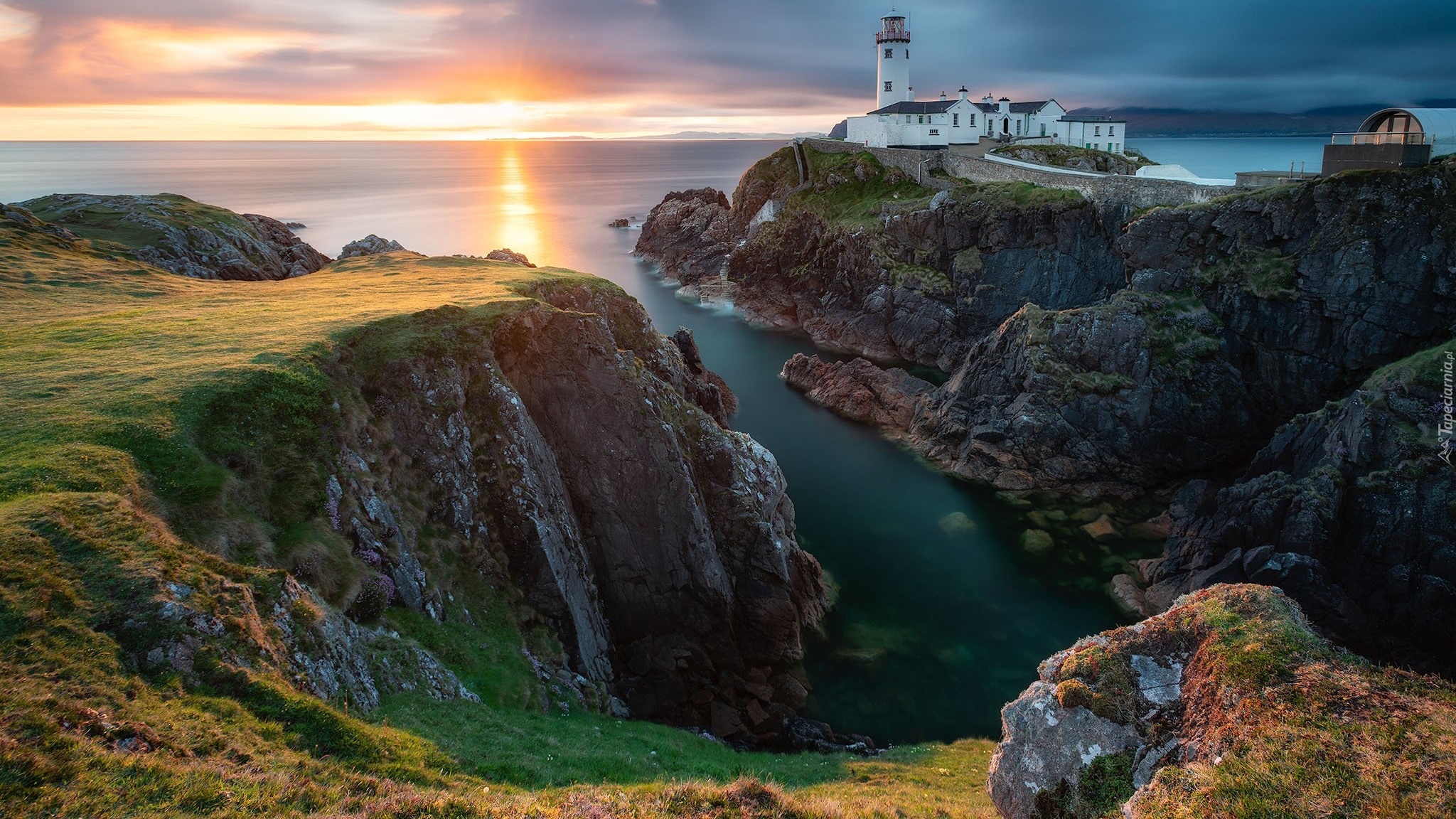 Latarnia morska, Fanad Head Lighthouse, Morze, Skały, Zachód słońca, Portsalon, Irlandia